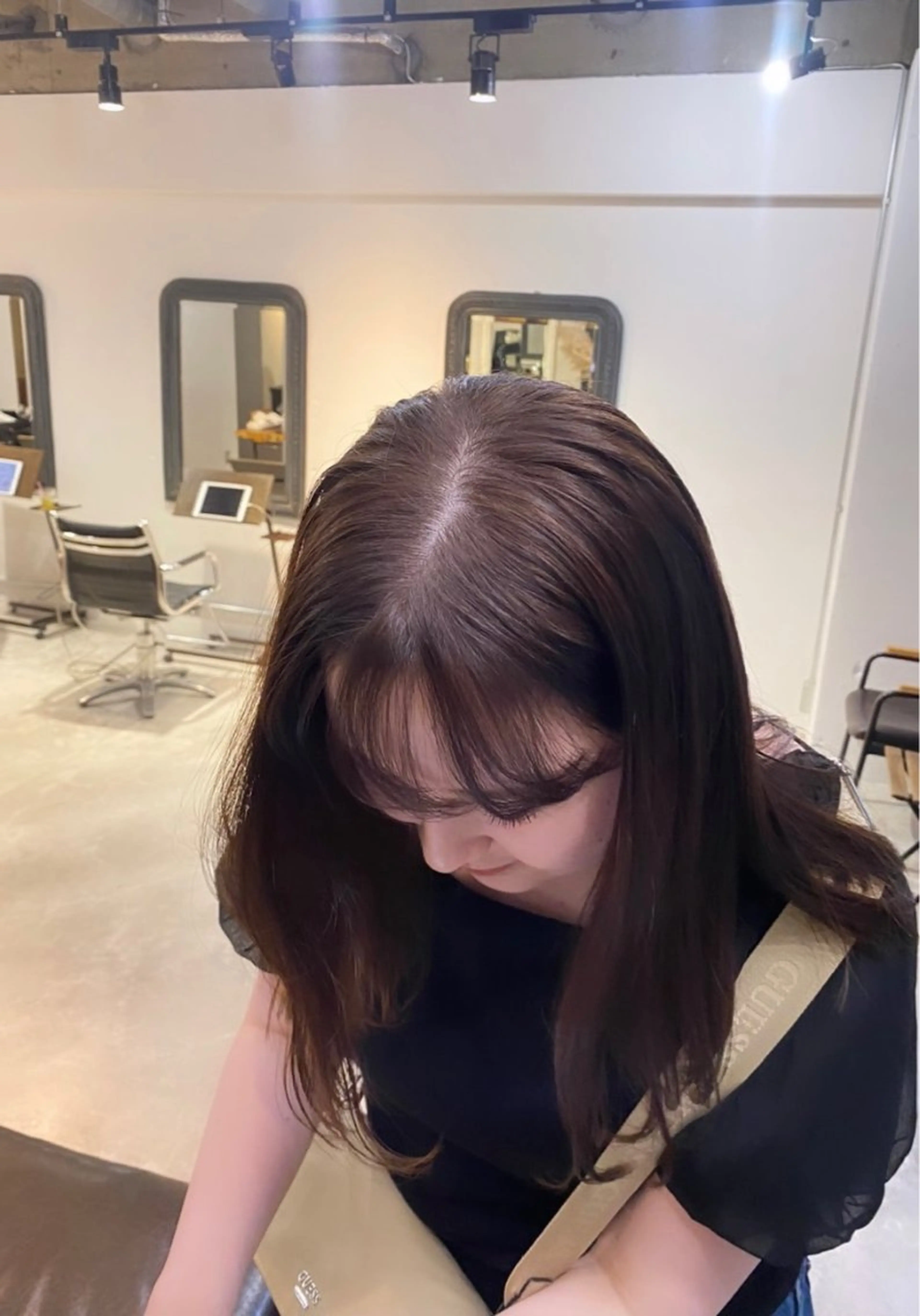 セミロング ブリーチなしダブルカ ラー🩶manamiのヘアスタイル