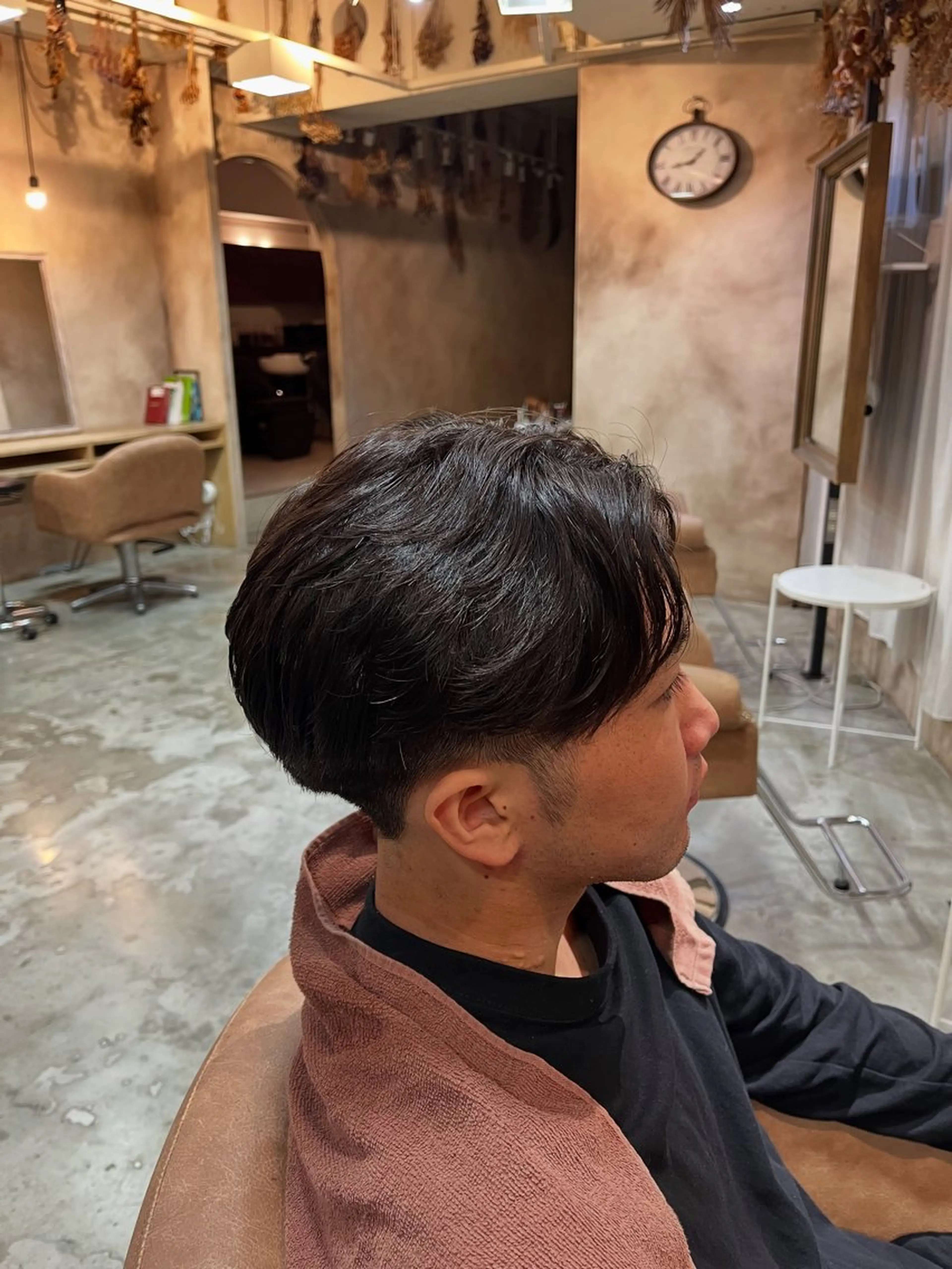 ミディアム 秋葉 玲唯のヘアスタイル