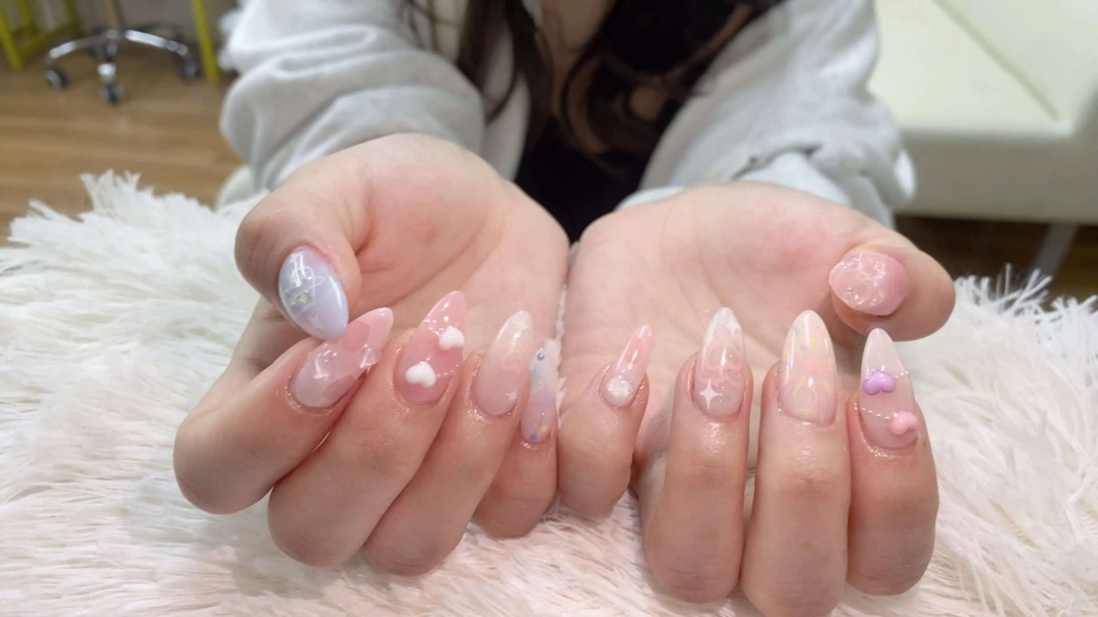 ネイル 成人式 フレンチネイル グラデーション 韓国ネイル マグネットネイル ハンドネイル Squeen Nailのネイルデザイン