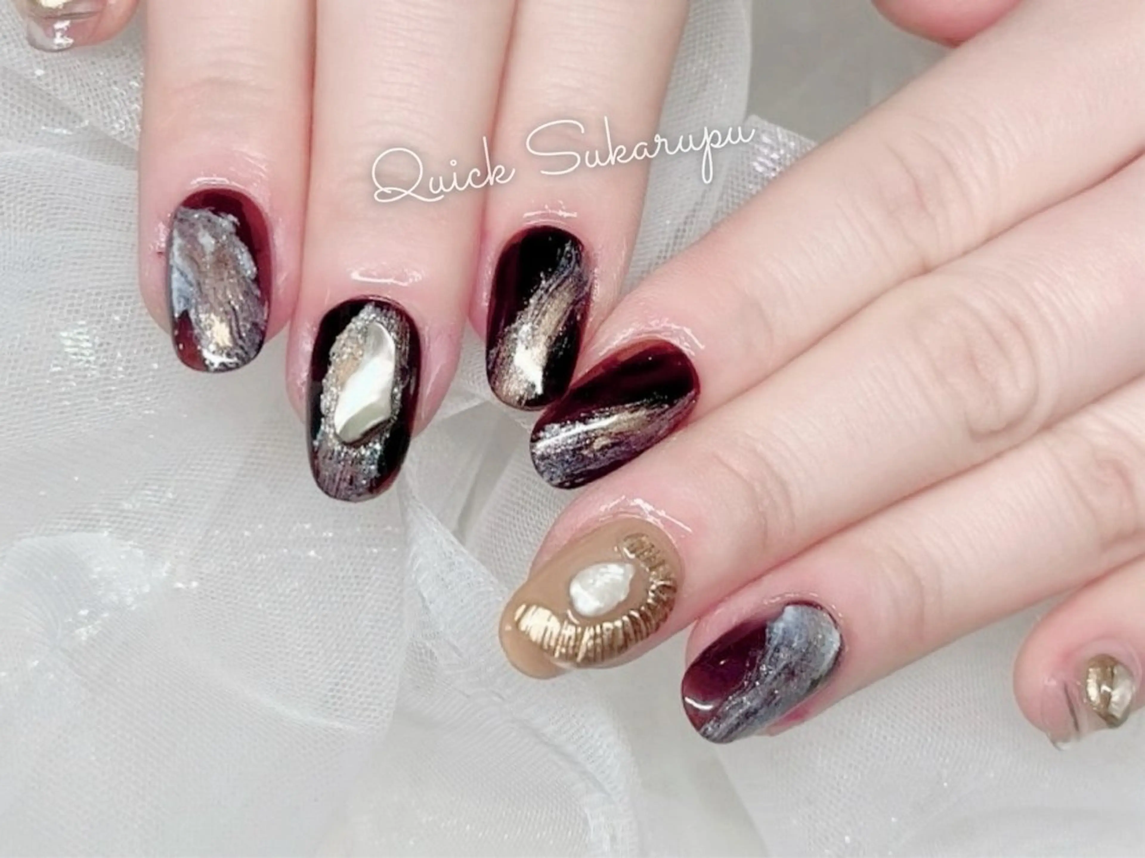 ミディアム ハンドネイル Quick Sukarupu 高田馬場店所属・Quick Sukarupuのネイルデザイン