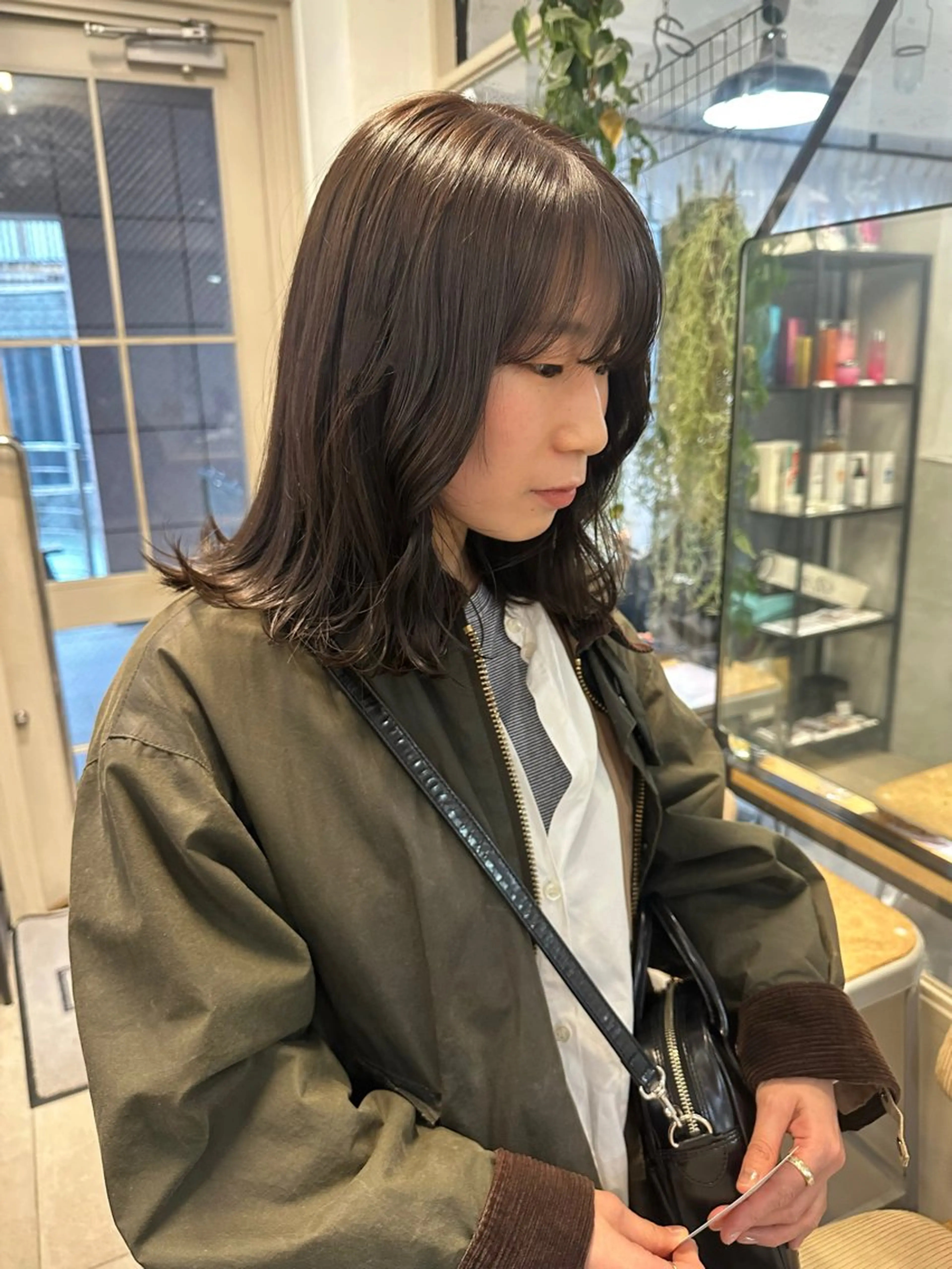 ミディアム カラー ブリーチ ブラウンカラー ハイトーンカラー ブリーチなしカラー ボブ カット ヘアカラー トリートメント REINA☁️透明感 カラー/ぷつっと♡のヘアスタイル