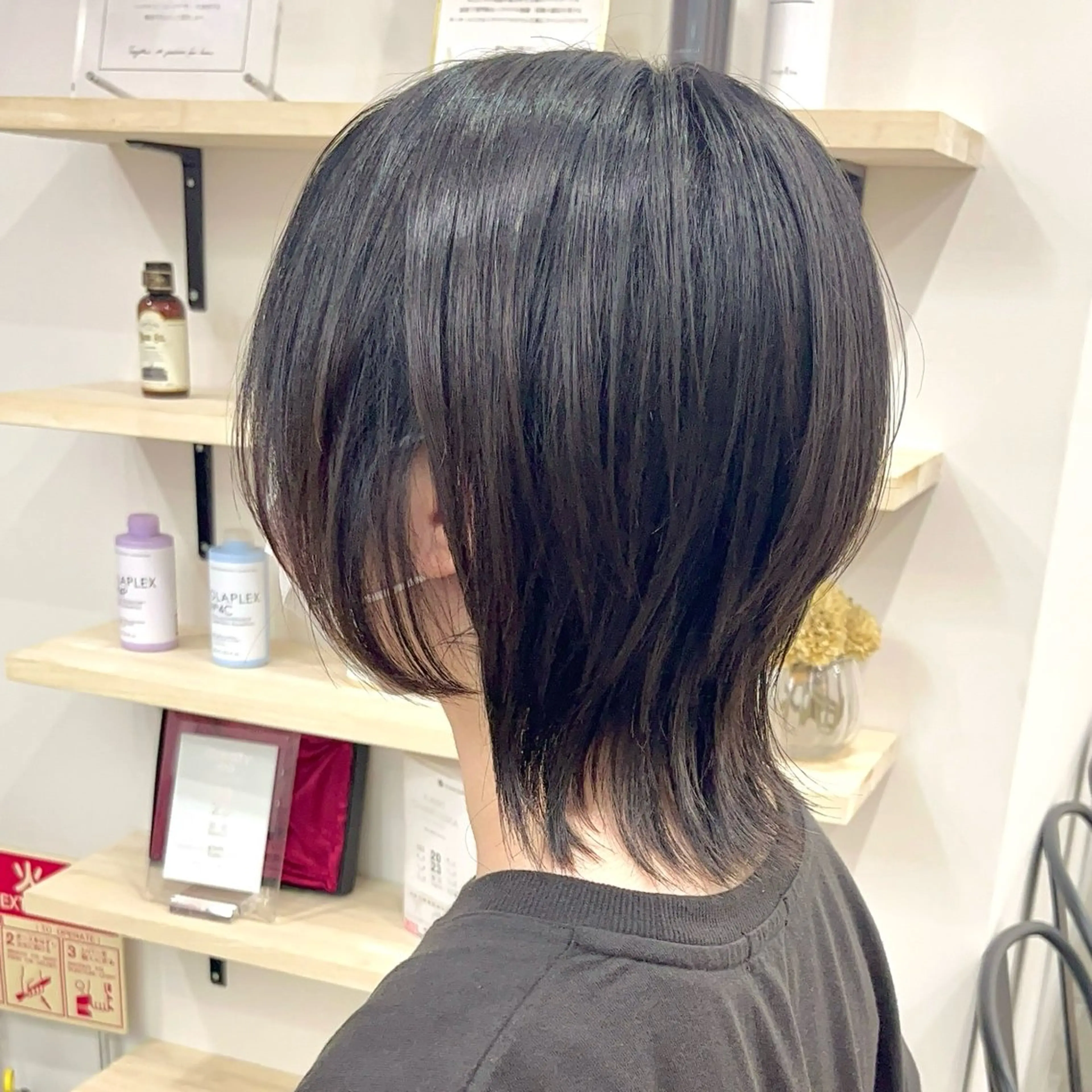 ミディアム 顔まわりレイヤー 顔周りカット レイヤーカット ウルフカット 黒須 蓮太のヘアスタイル