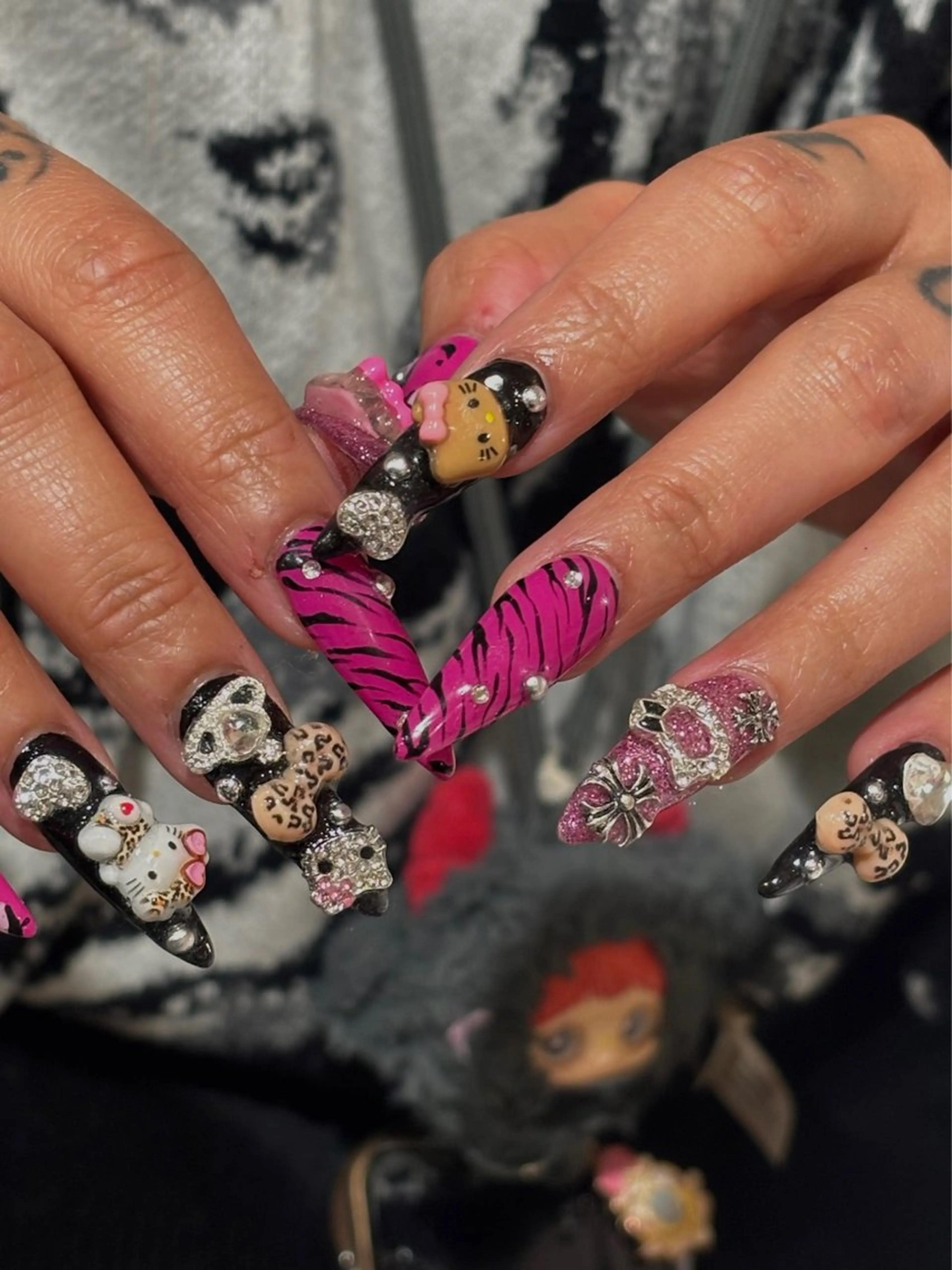 ネイル ハンドネイル émure. パラジェル認定サロンのネイルデザイン