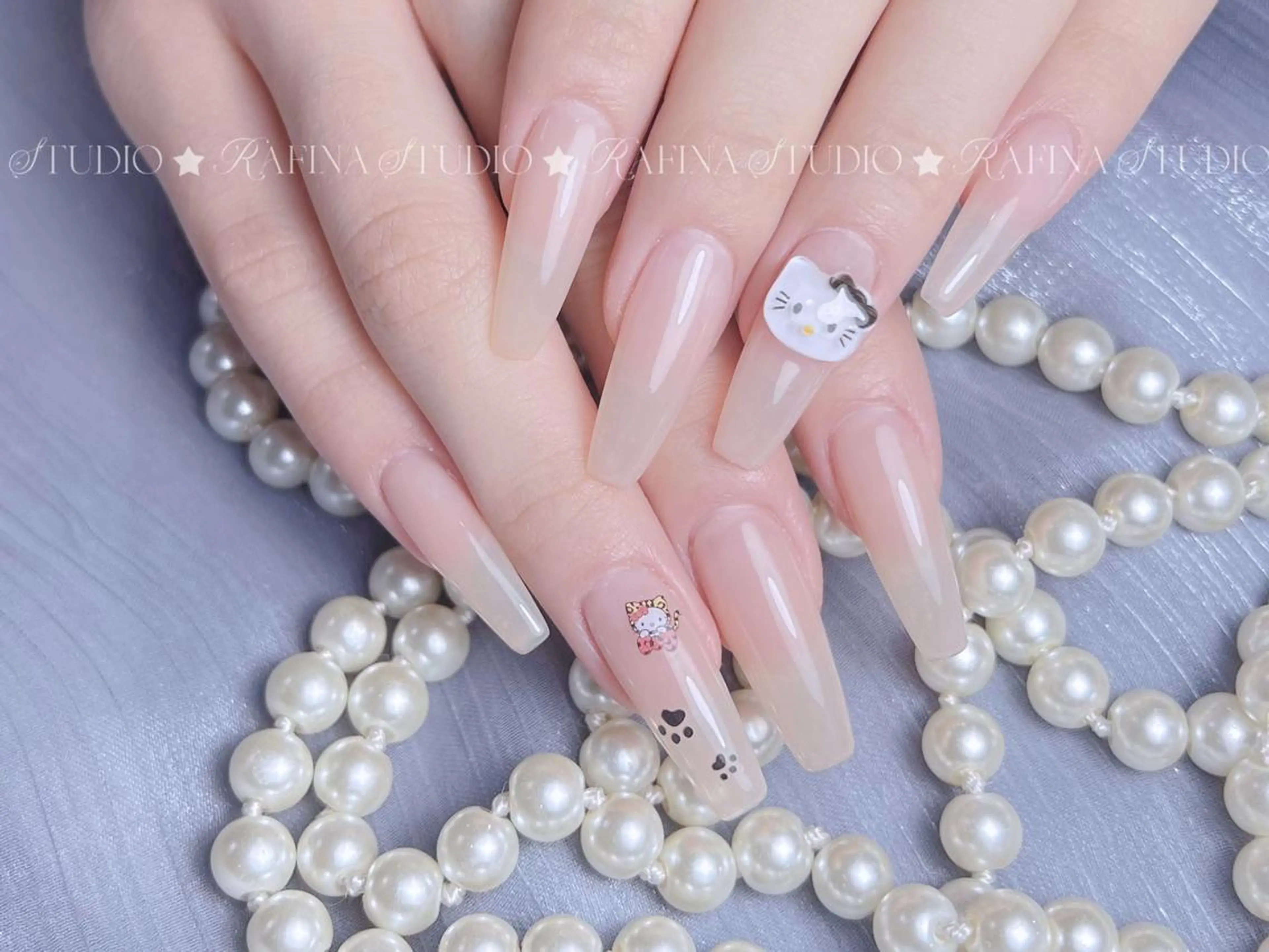 ネイル 玲央 YOYOのネイルデザイン