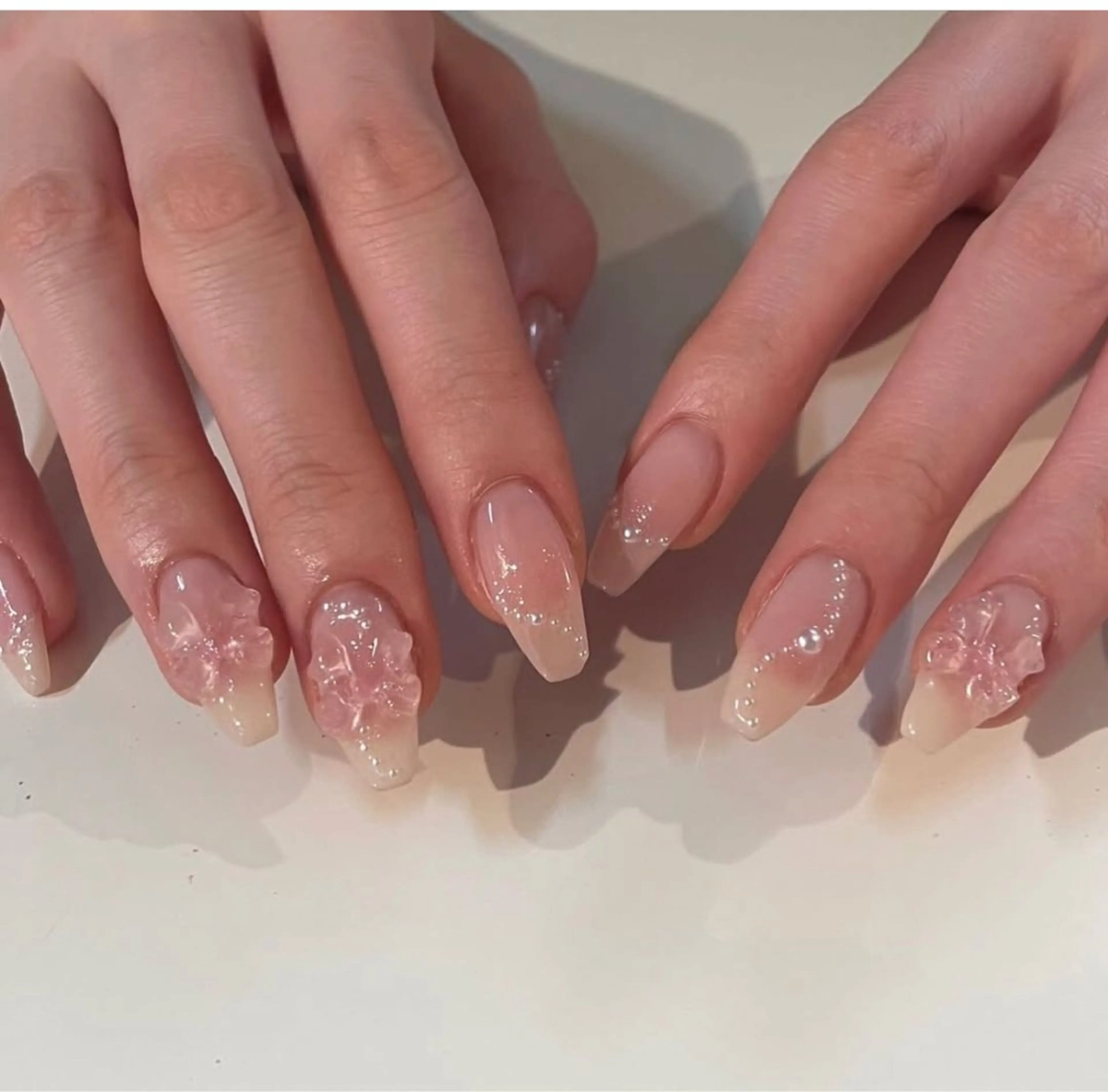 ネイル 長さ出し グラデーション キラキラネイル 韓国ネイル ラメ(グリッター) ハンドネイル ハンドケア Chisa Nail Studio所属・チ サのネイルデザイン