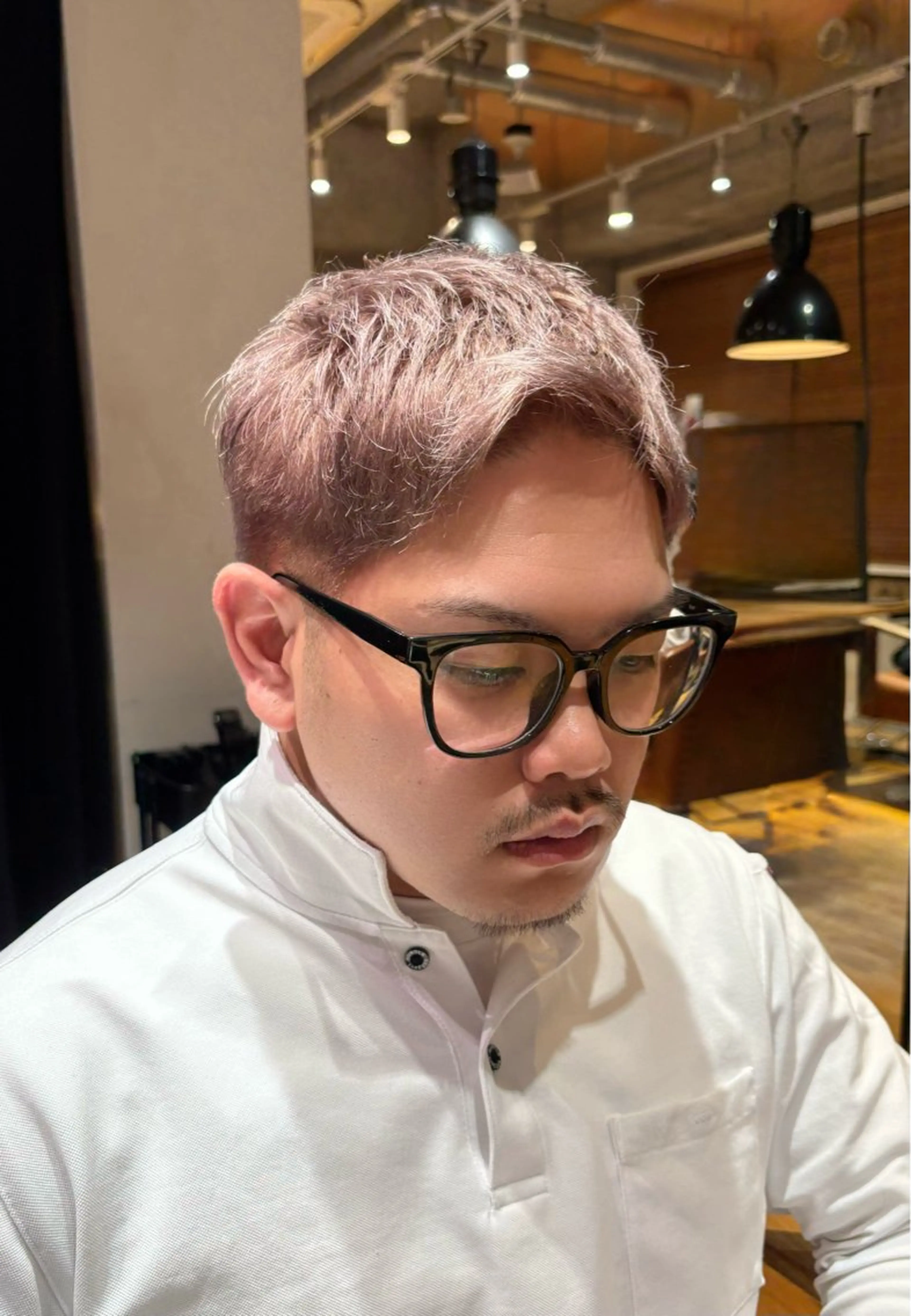 ショート カラー メンズ メンズブリーチ メンズハイトーン ベージュカラー ブリーチ 透明感カラー カット ヘアカラー 🌊インナーカラー 🐬櫻井海星のヘアスタイル