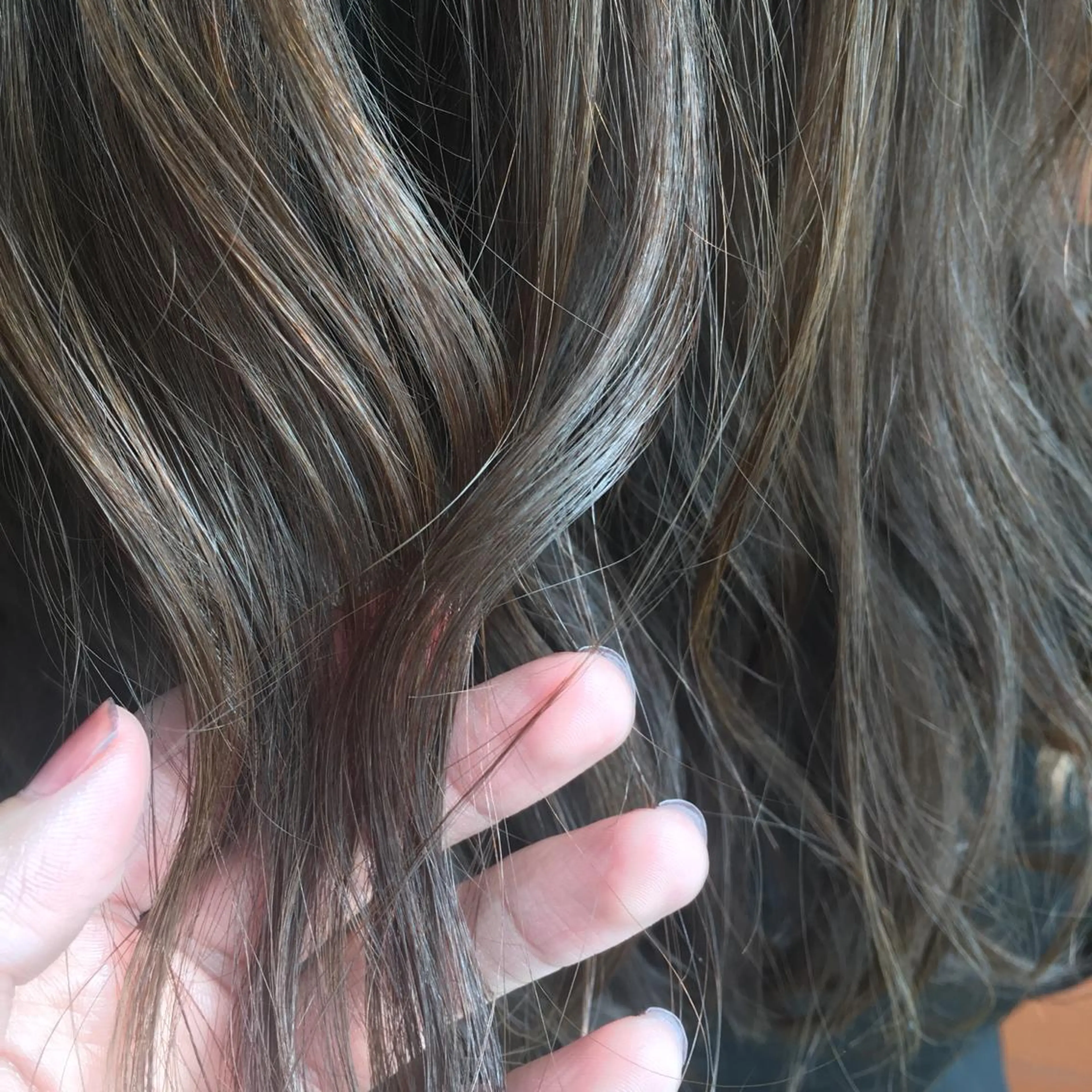 セミロング カラー 透明感カラー Minori【ミノリ】所属・井手 孔介のヘアスタイル