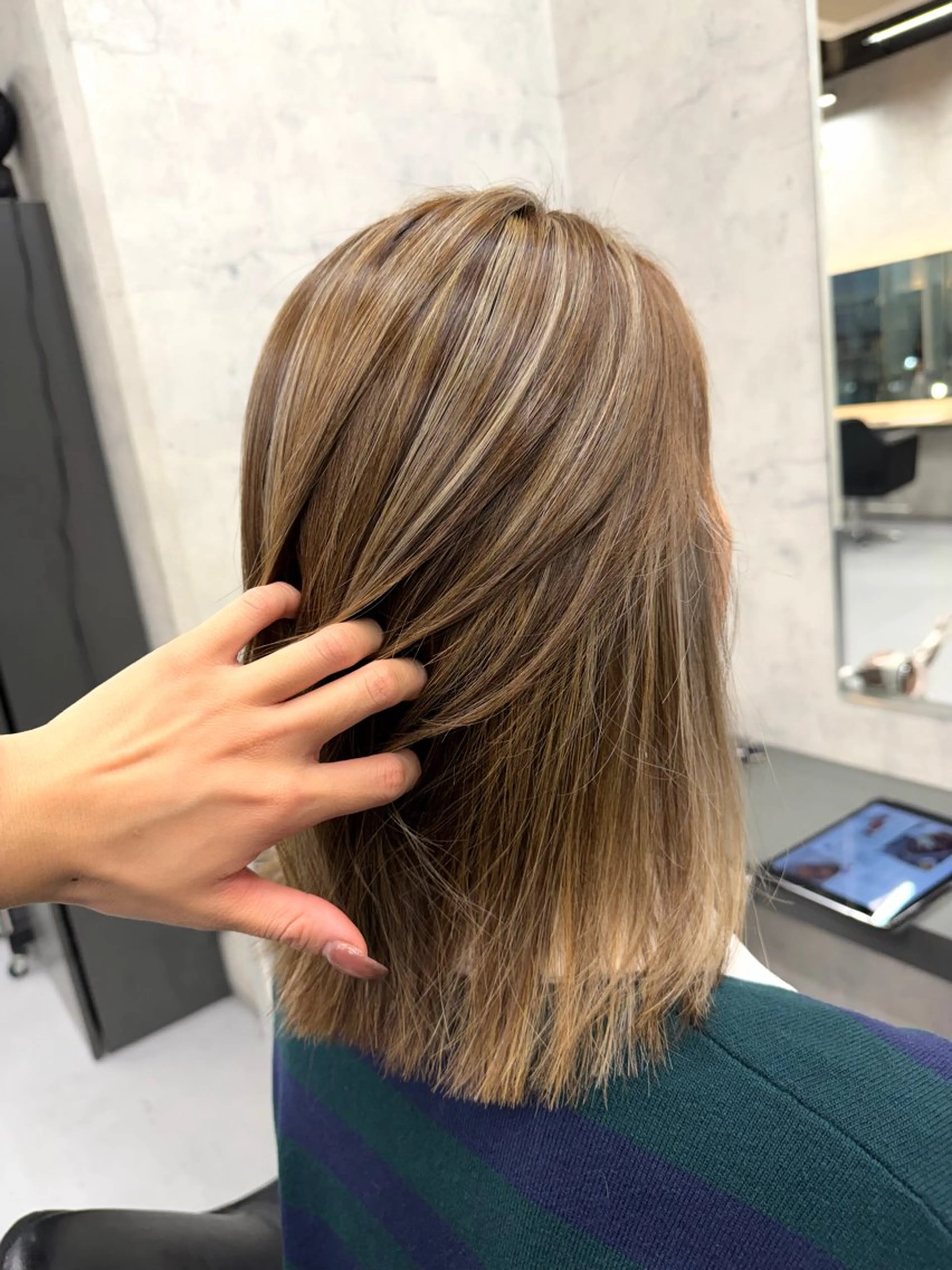 ミディアム カラー Misora/ボブ/ レイヤー/艶カラーのヘアスタイル