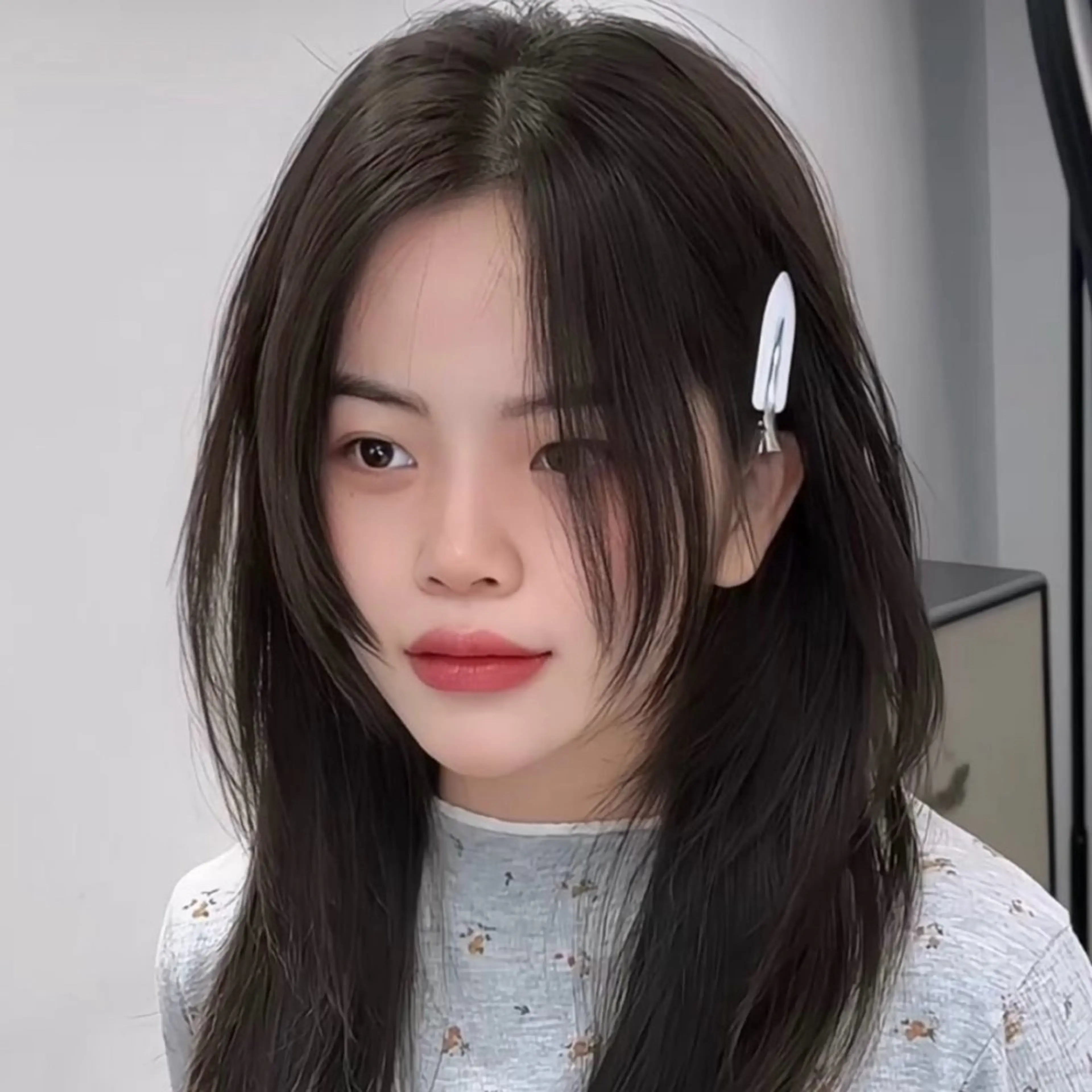 ミディアム SHIN レイヤー‪‪カットのヘアスタイル