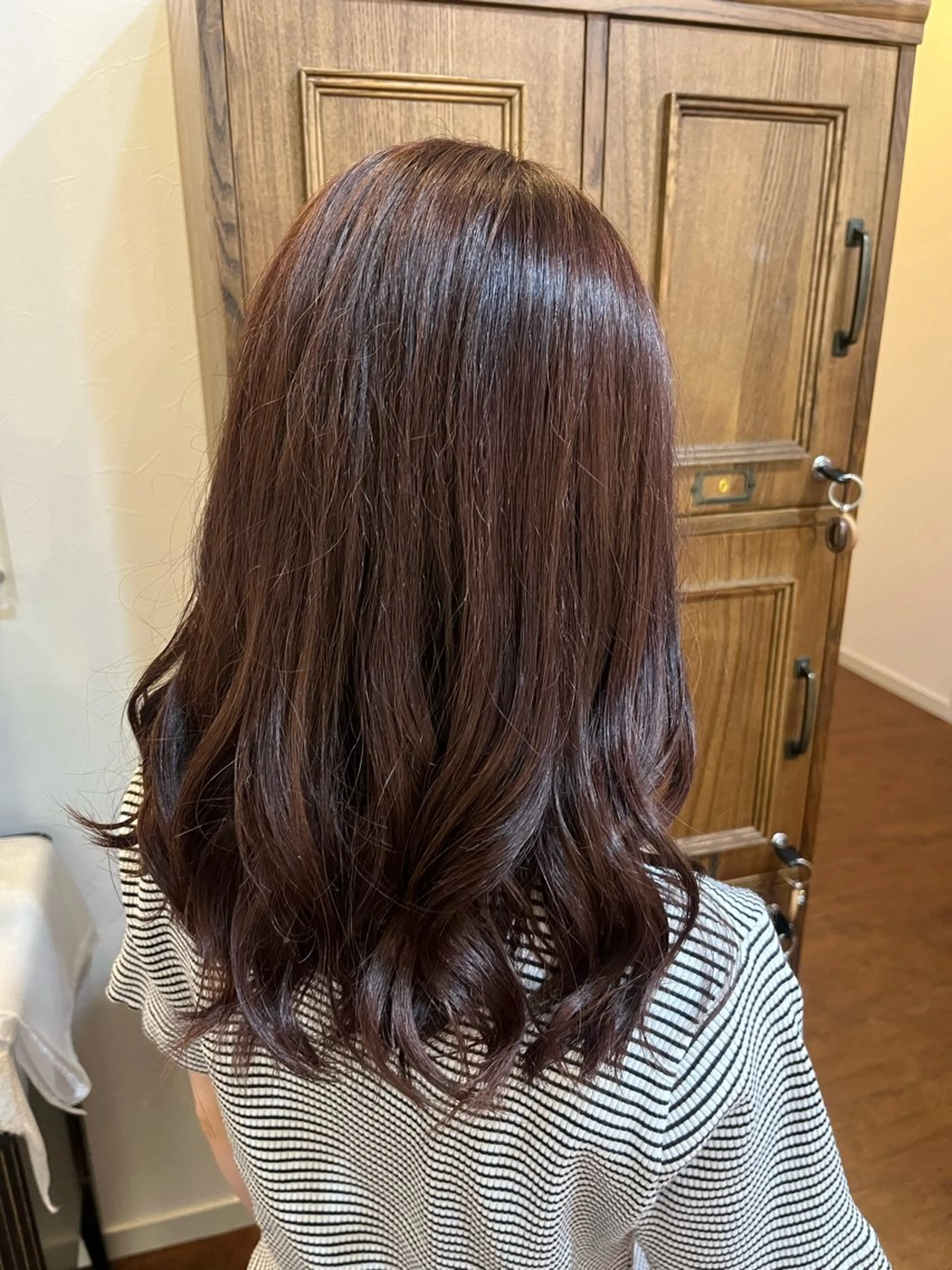 ミディアム カラー ブラウンカラー ピンクカラー ピンクブラウン ヘアカラー 田中 こころのヘアスタイル