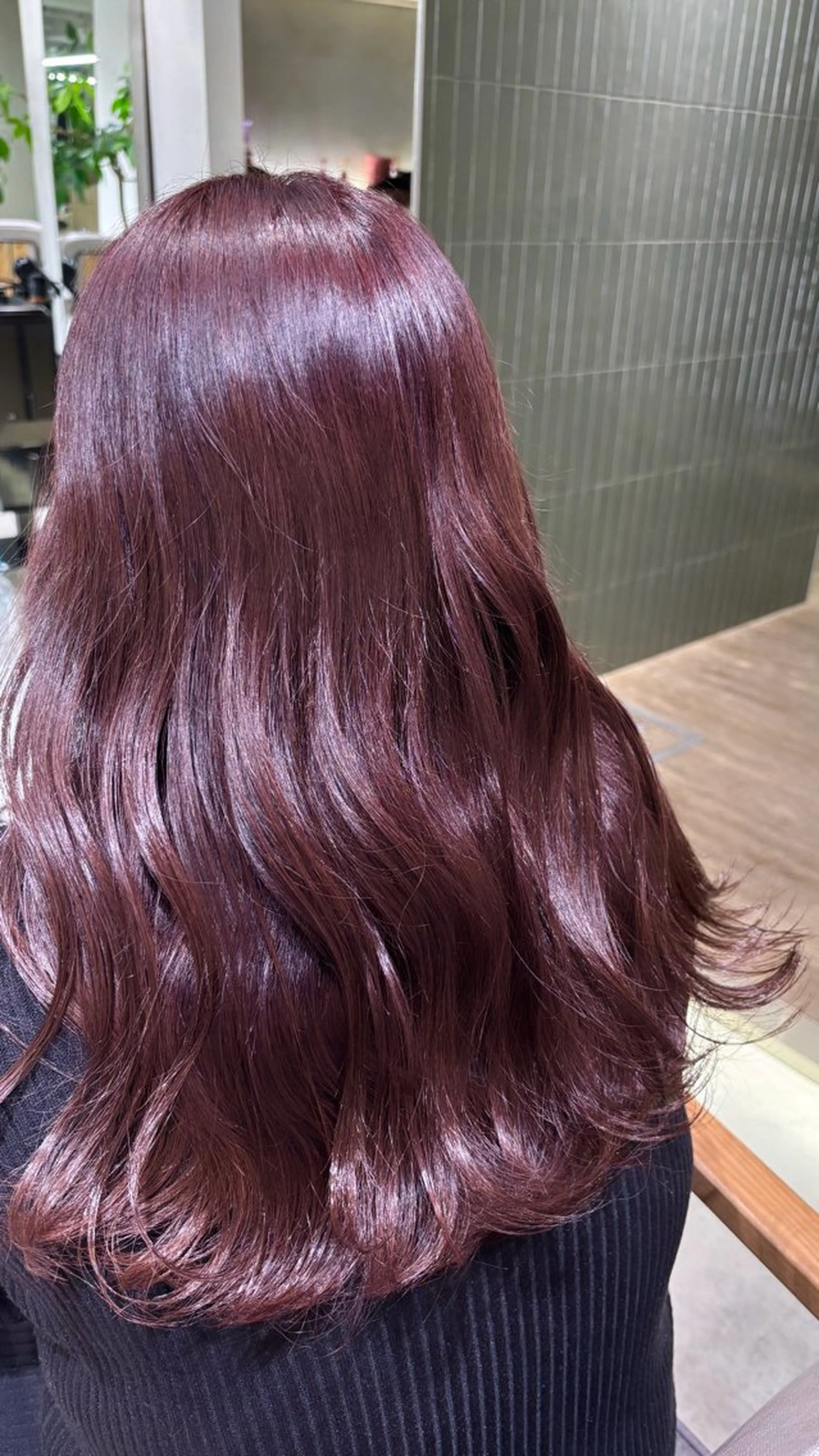 ロング ピンクブラウン ヘアカラー 川口 琴音のヘアスタイル