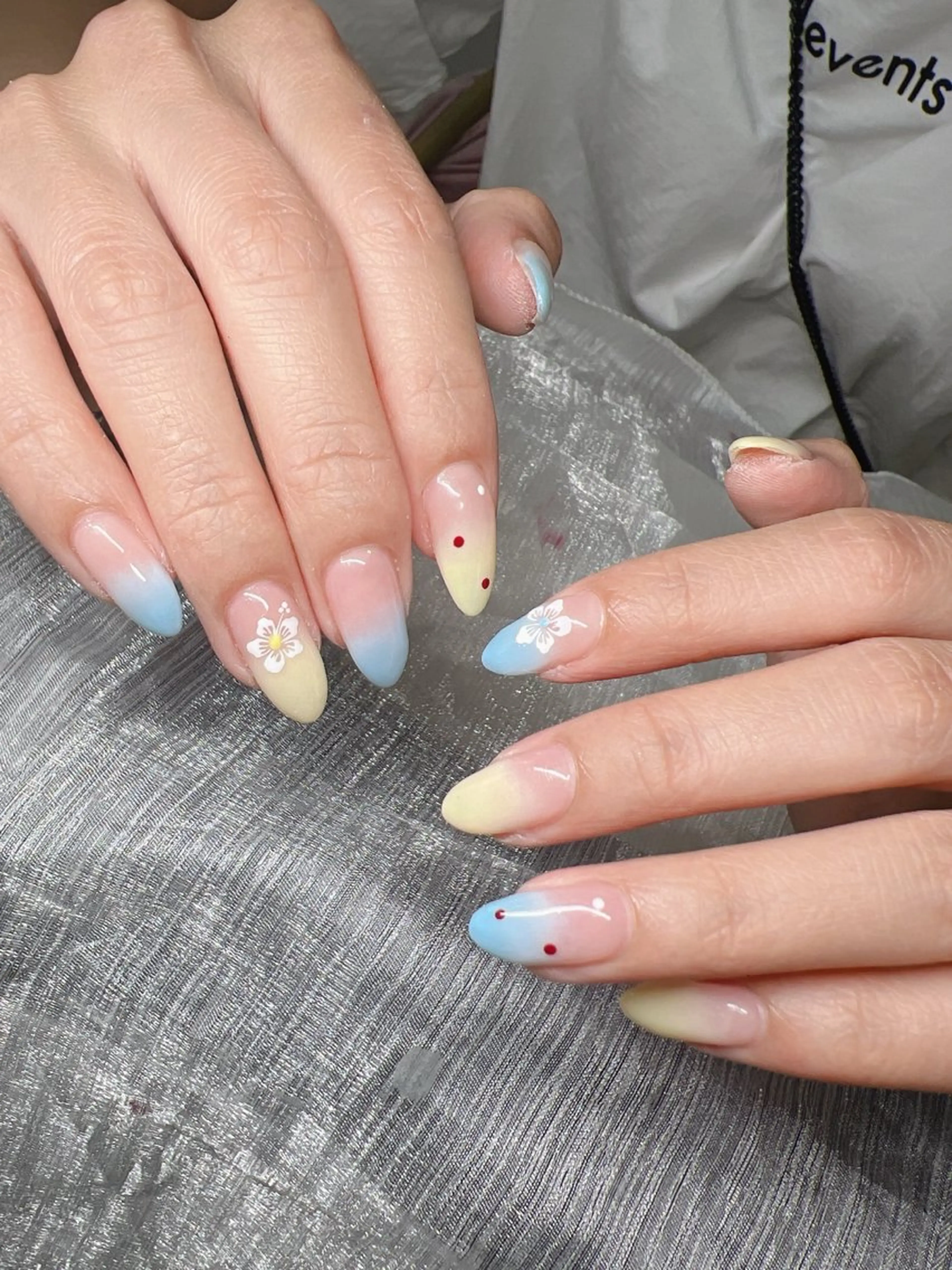 ネイル Lee Nailsのネイルデザイン
