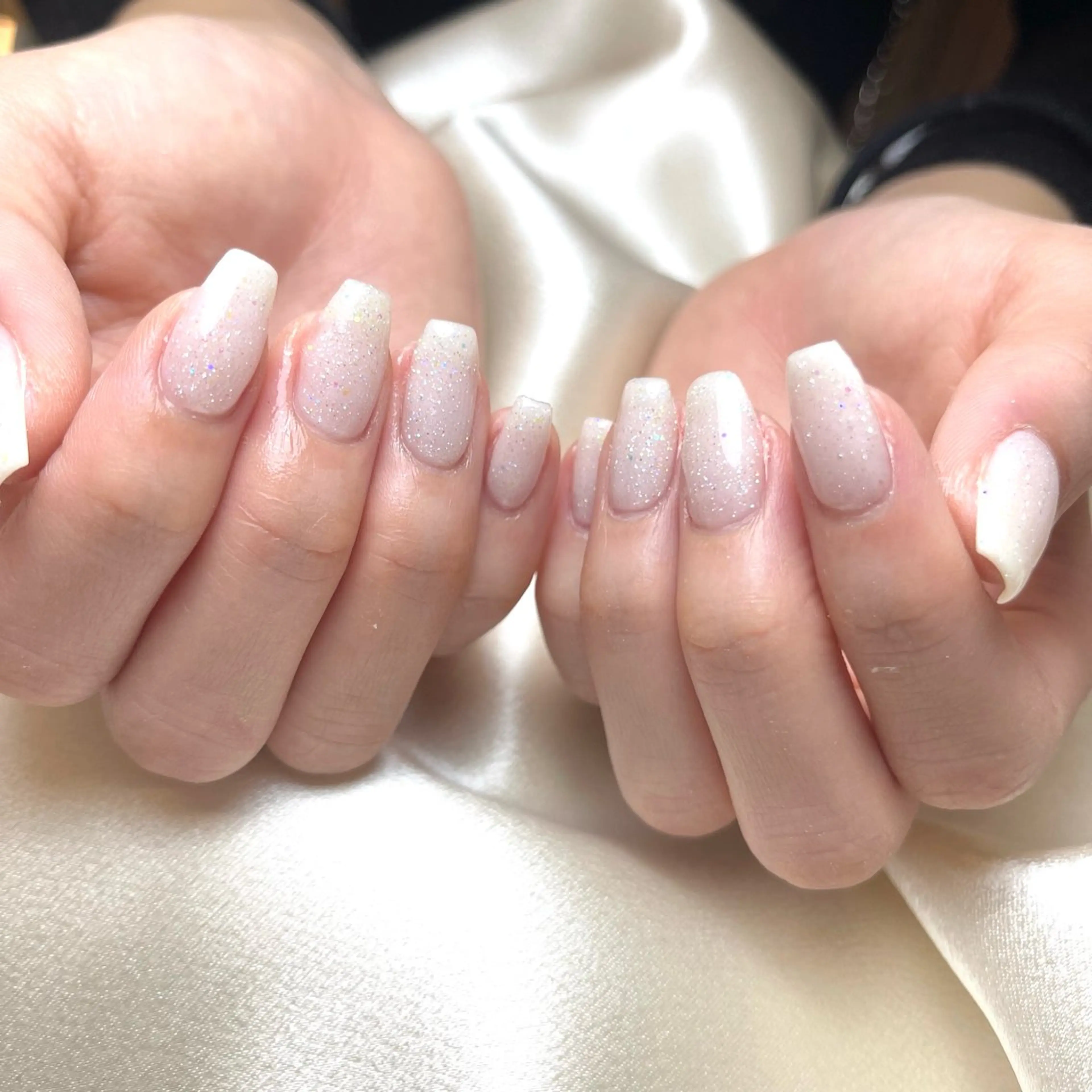 ネイル キラキラネイル ワンカラーネイル フットネイル 🧁fein. nana🩵のネイルデザイン