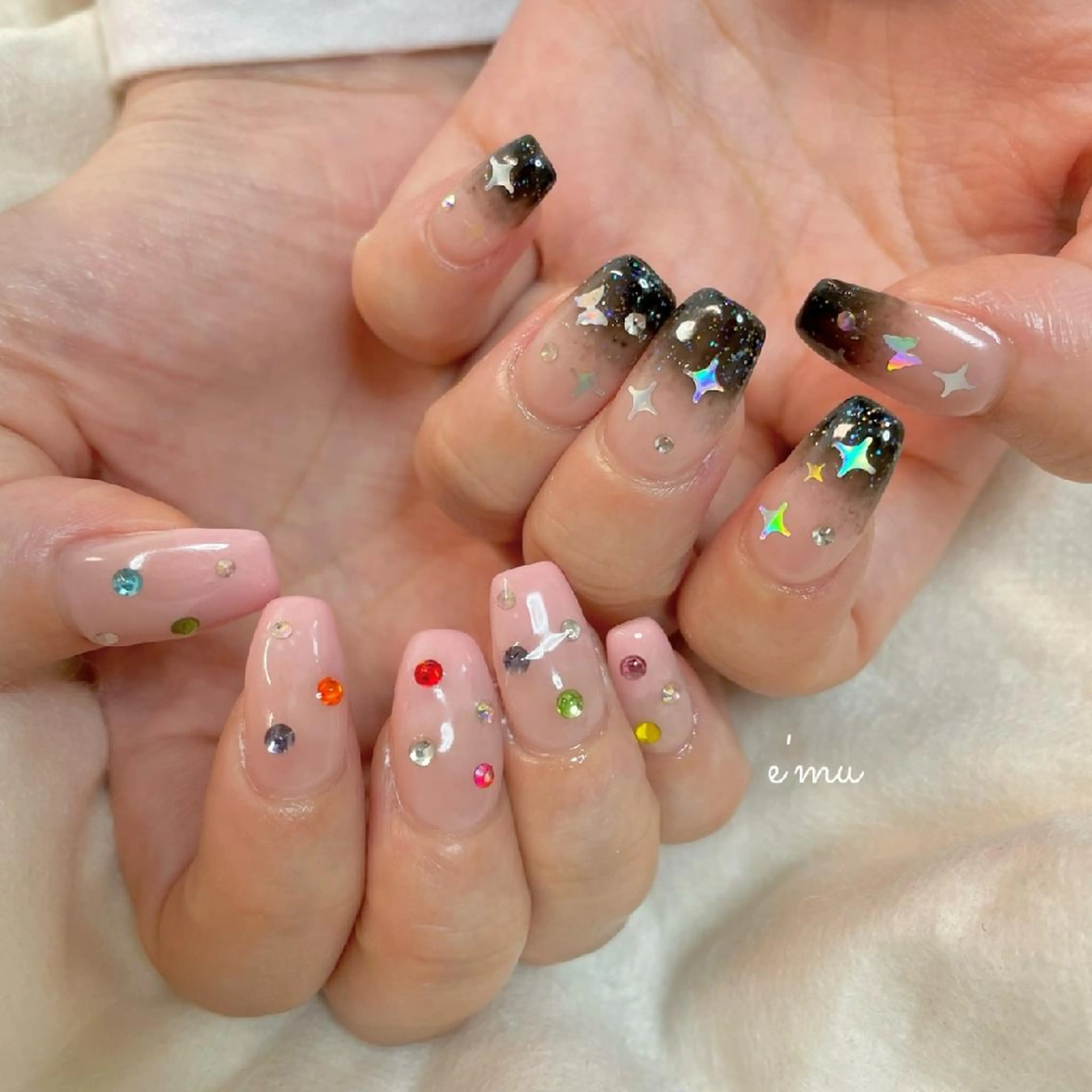 ネイル キラキラネイル 韓国ネイル nail salon e'mu💐のネイルデザイン