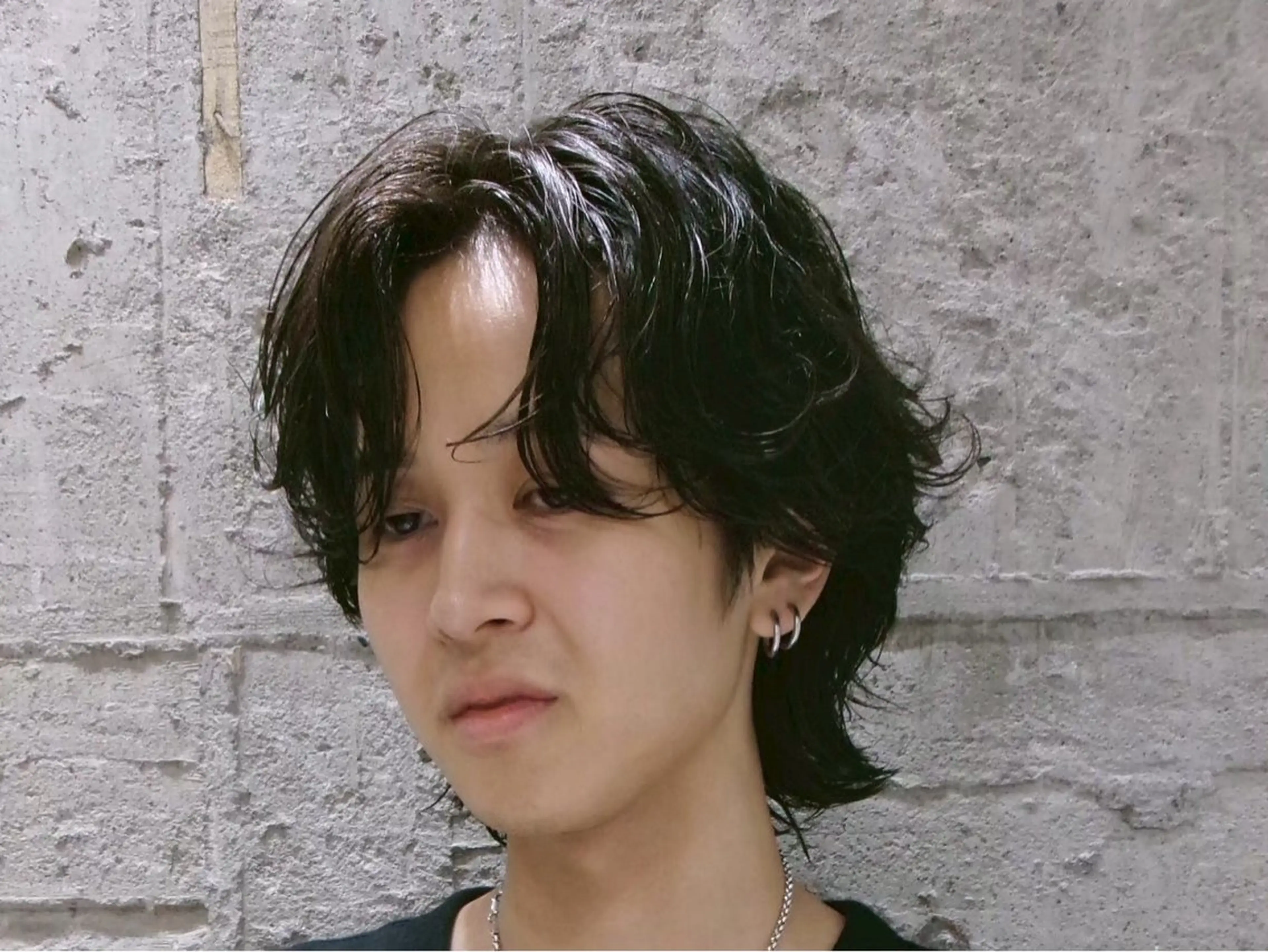 ミディアム メンズ センターパート メンズウルフカット レイヤーカット ウルフカット RE:ALL by Niau  MEN'S HAIR【リオールバイニアウメンズヘア】所属・福田 世奈のヘアスタイル