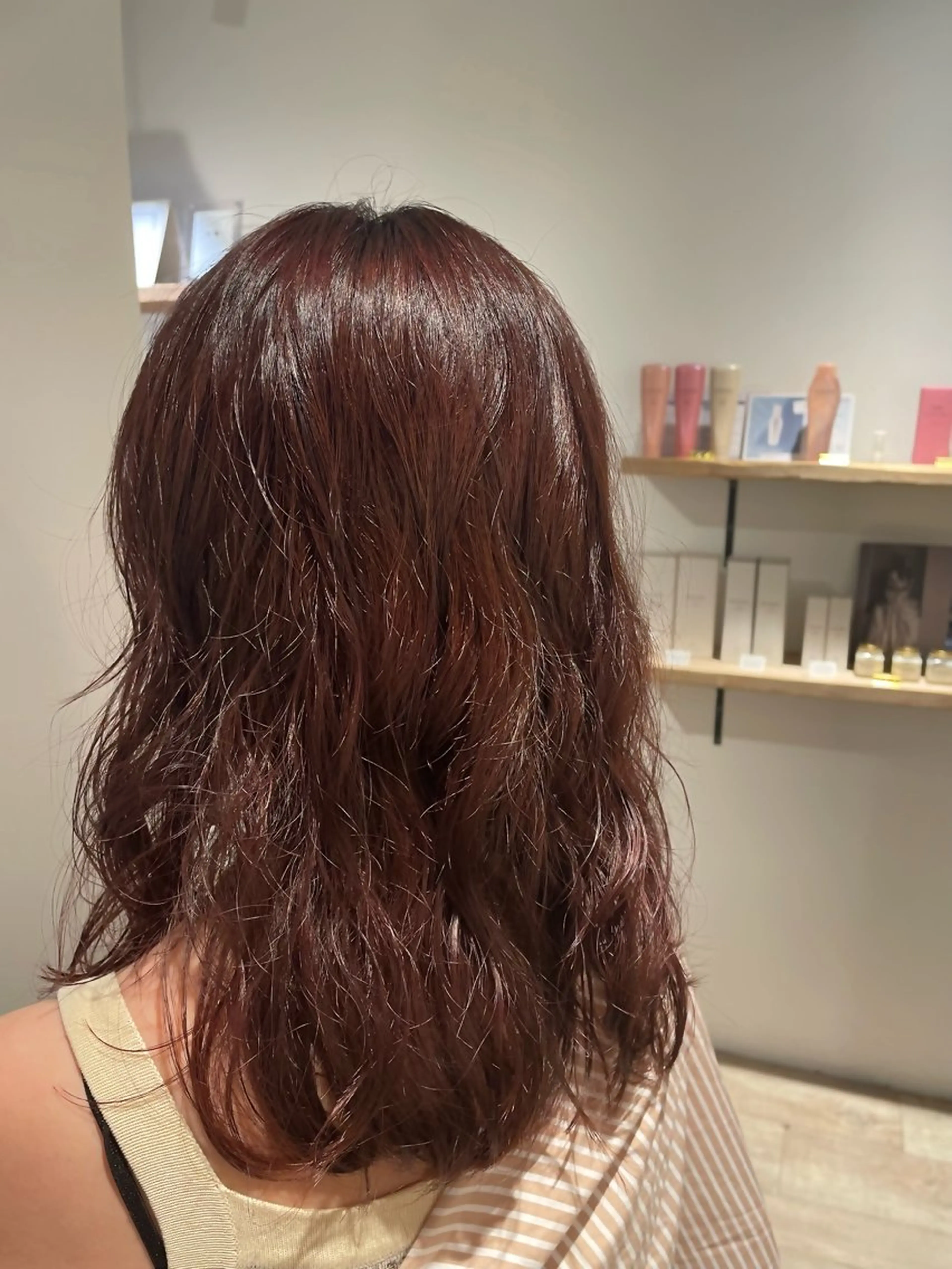 カラー ふくだももこ🍑 すっきりショートのヘアスタイル