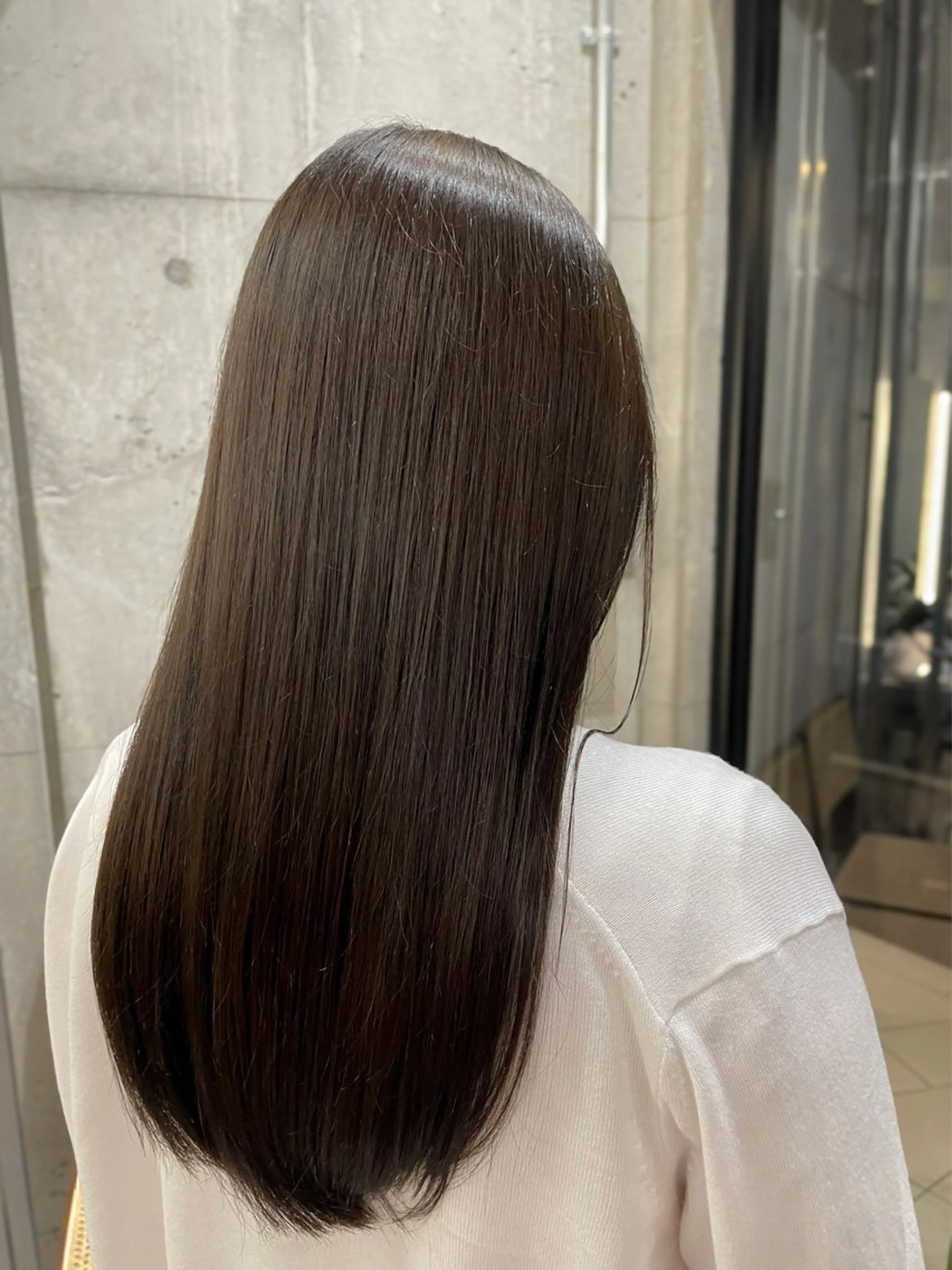 ロング はら しおりのヘアスタイル