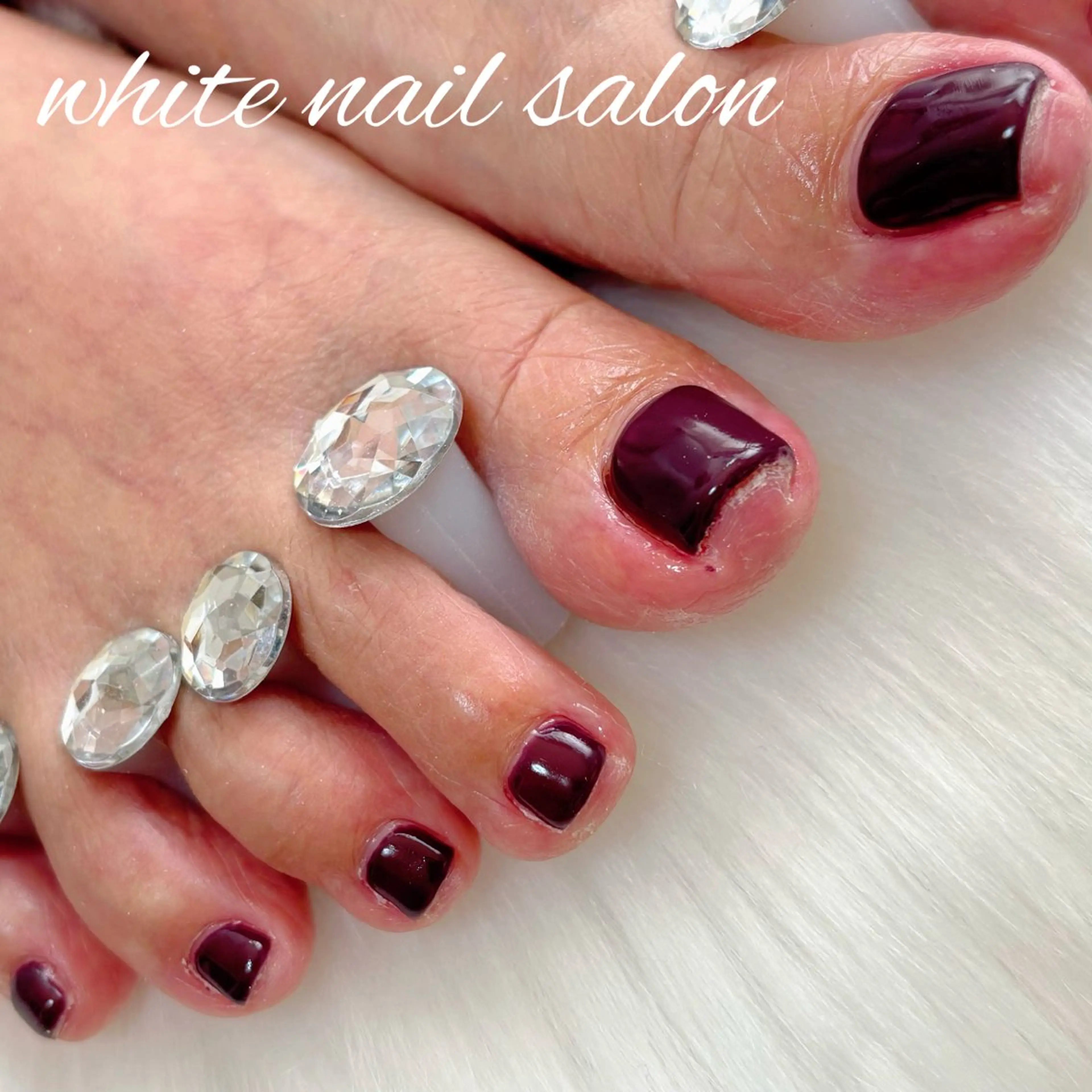 ネイル フットネイル シンプルネイル フットネイル white nail salonのネイルデザイン