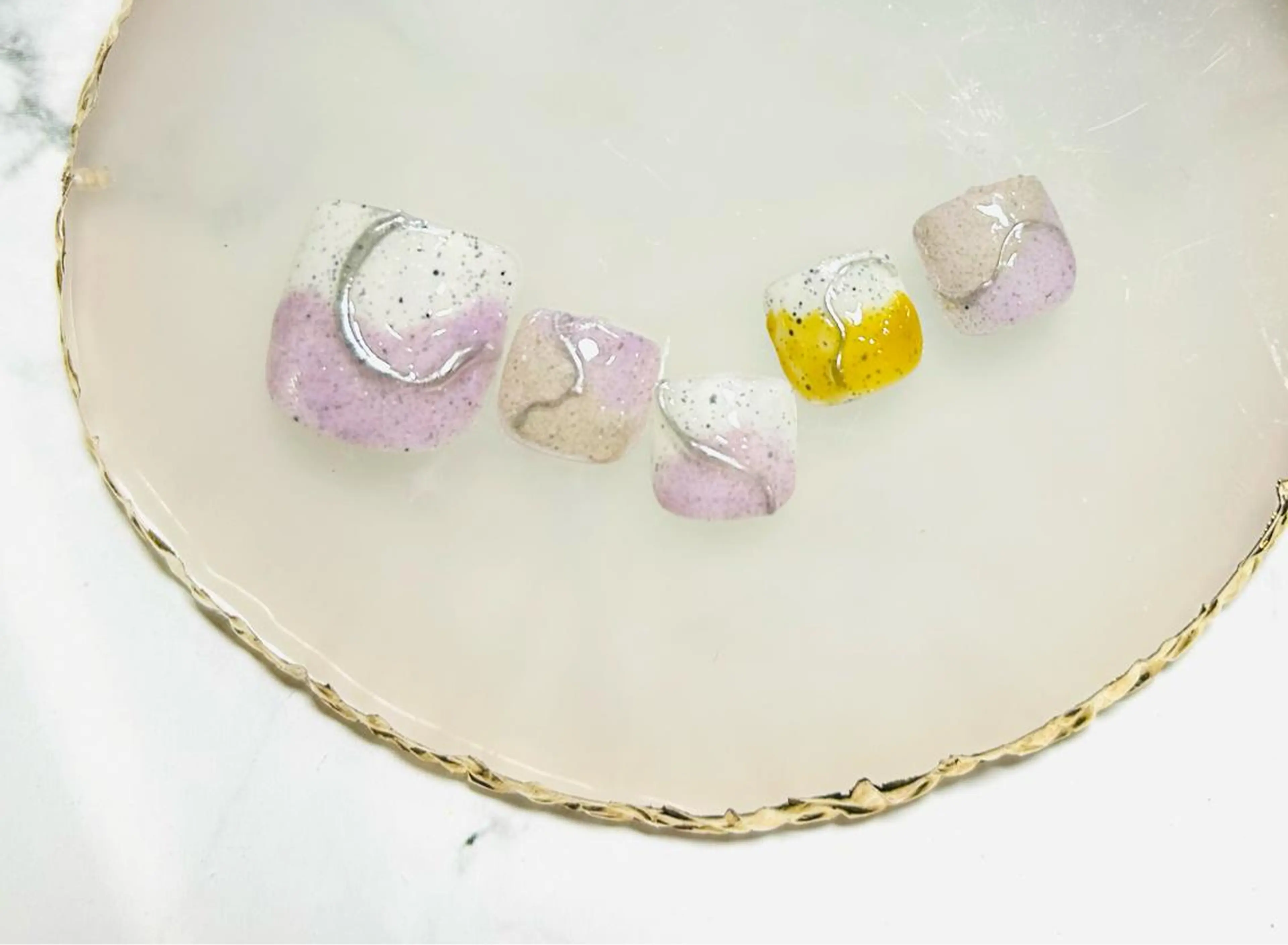 ネイル フラッシュネイル フットネイル フレンチネイル ラメ(グリッター) ラメグラデーション Ｈ3（エイチスリー）所属・H3 hitoのネイルデザイン