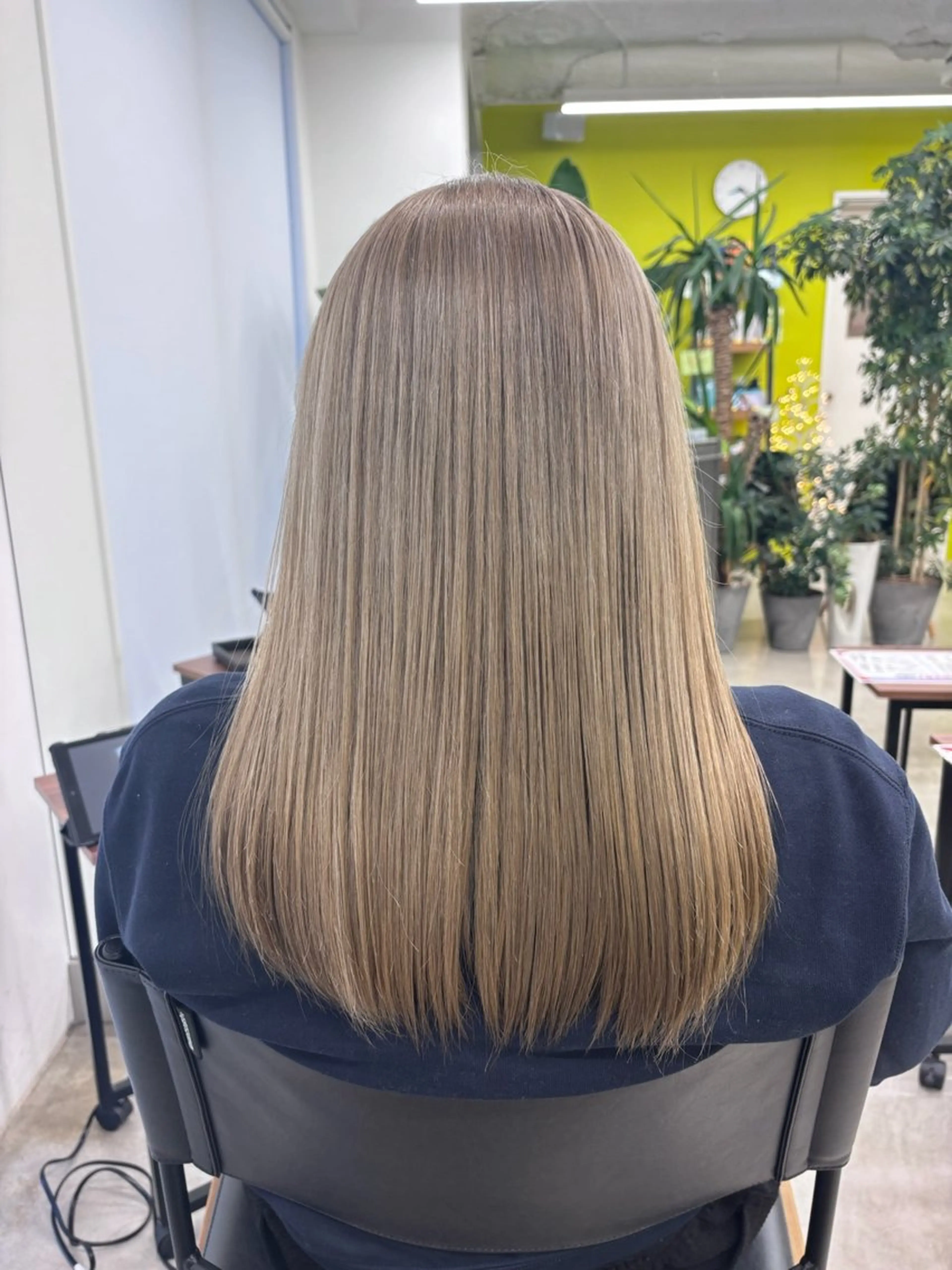 ロング カラー ハイトーンカラー ヘアカラー fika所属・鈴木 ちさきのヘアスタイル