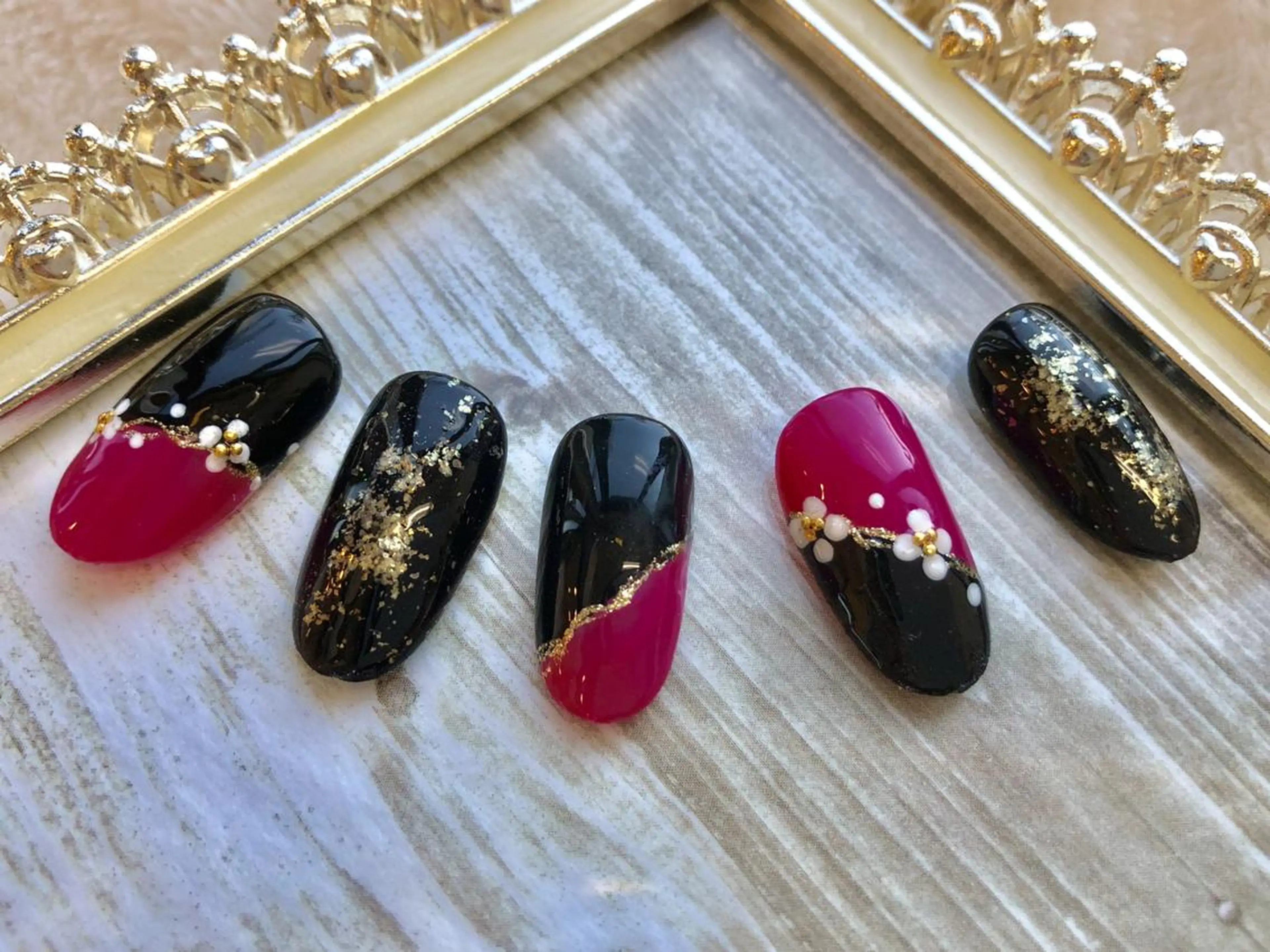 ネイル 【尾下】 ロイヤル•セラピストのネイルデザイン