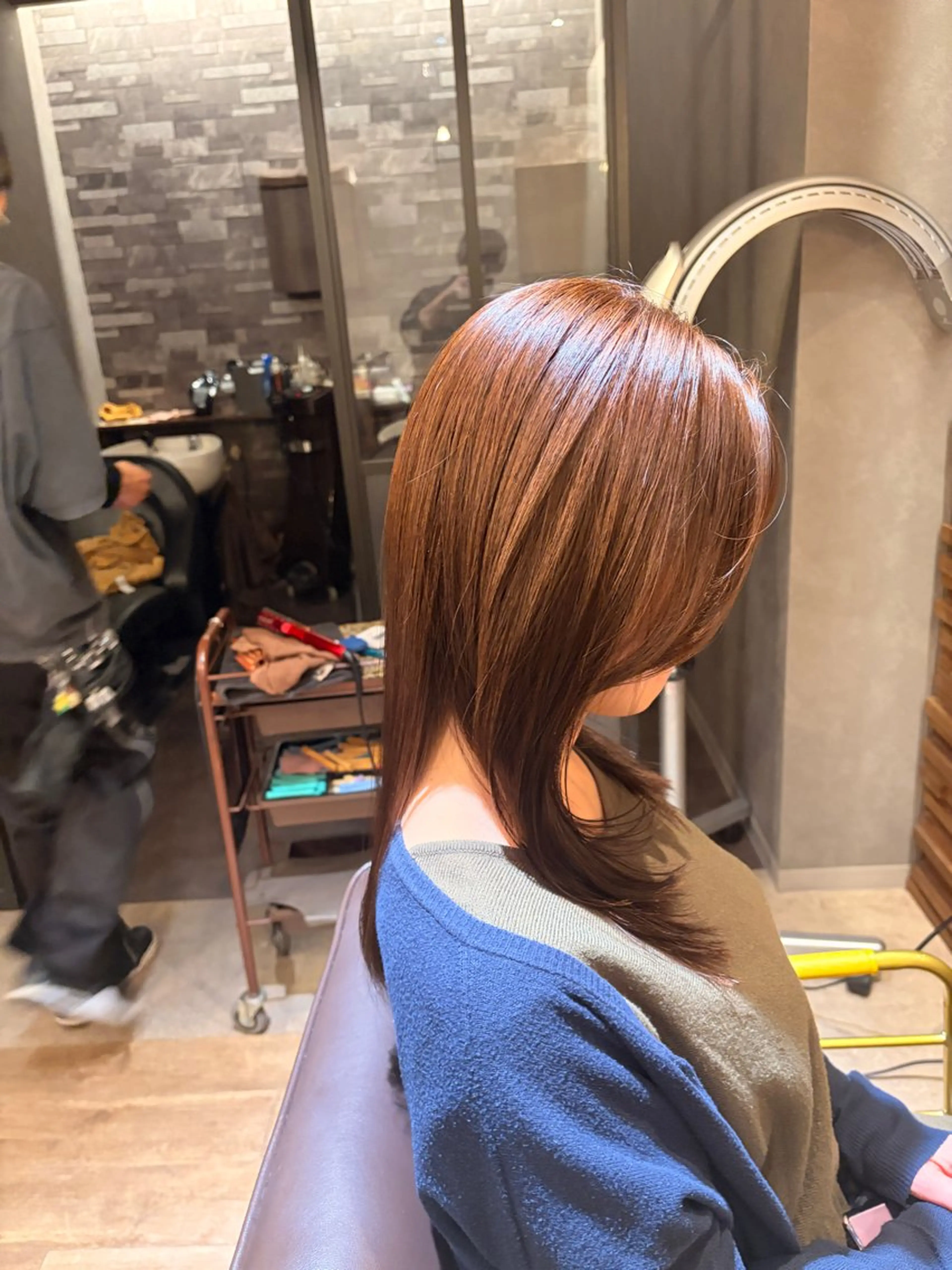 ロング CAROS　atelier所属・安倍 辰哉のヘアスタイル
