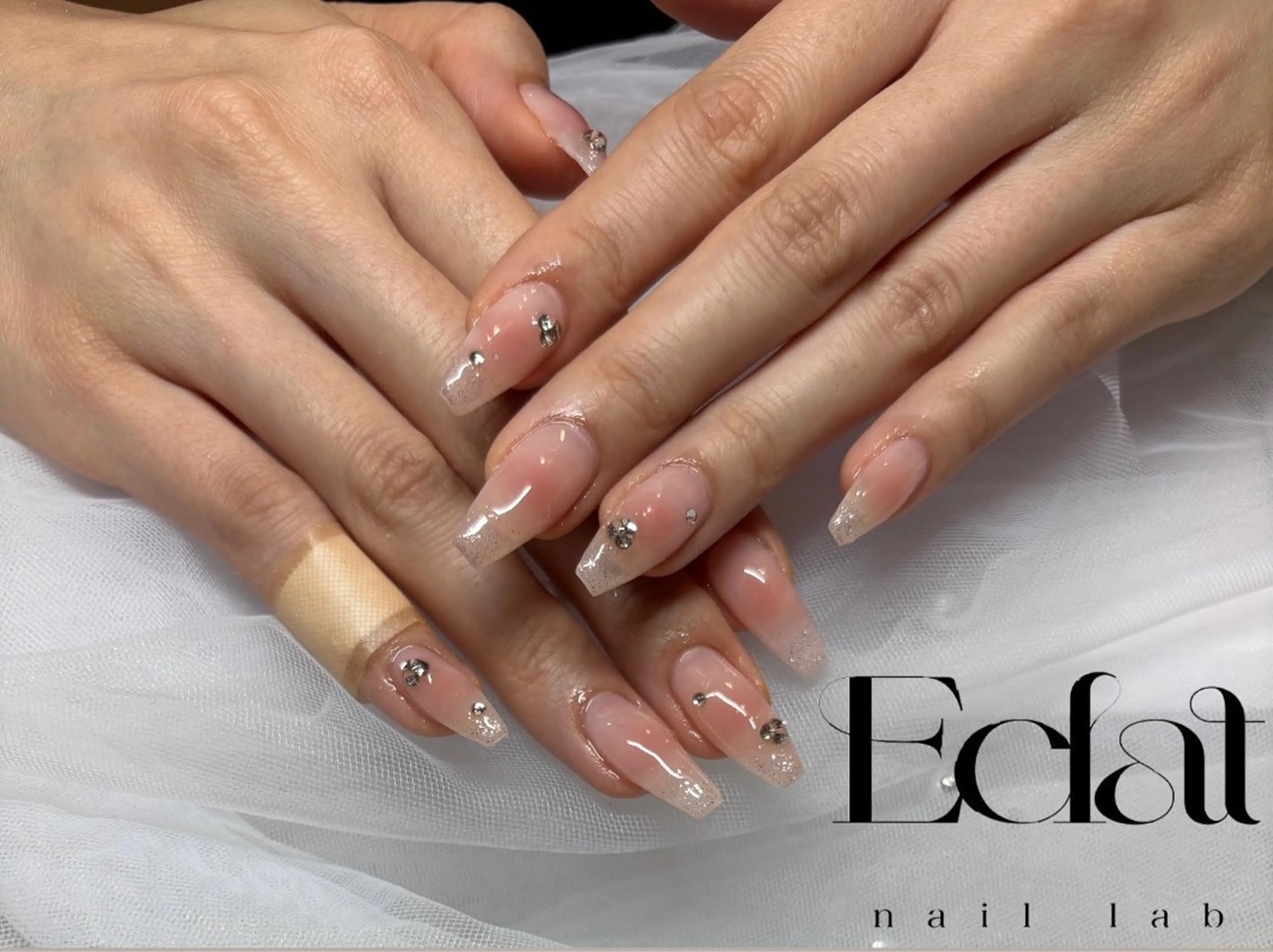 ネイル チークネイル ハンドネイル Eclat AIKAのネイルデザイン