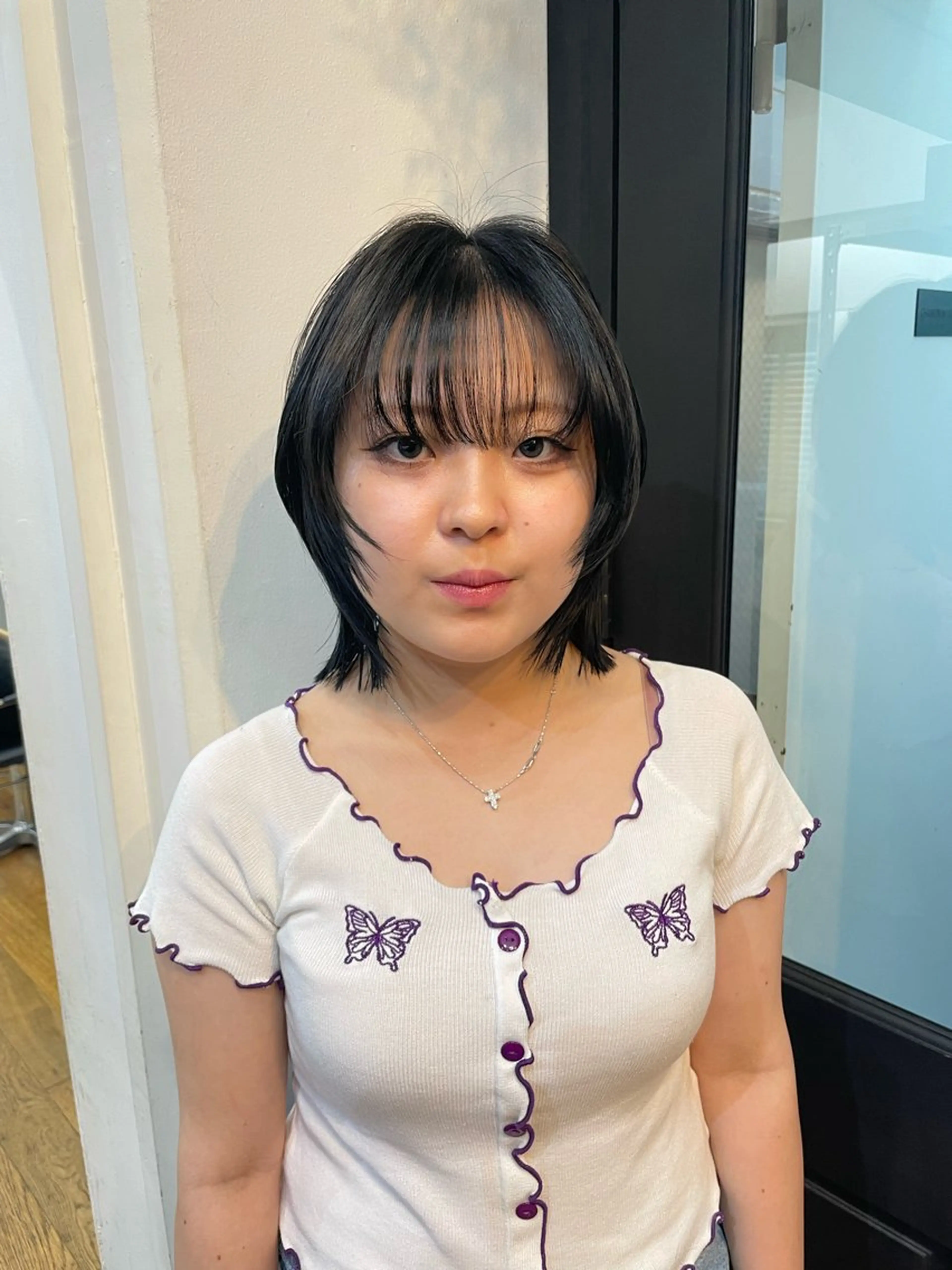 ショート カラー 黒髪 ブルーカラー ブルーブラック ハッシュカット 韓国風ヘア カット ヘアカラー yu-kaハッシュ カット/韓国レイヤーのヘアスタイル