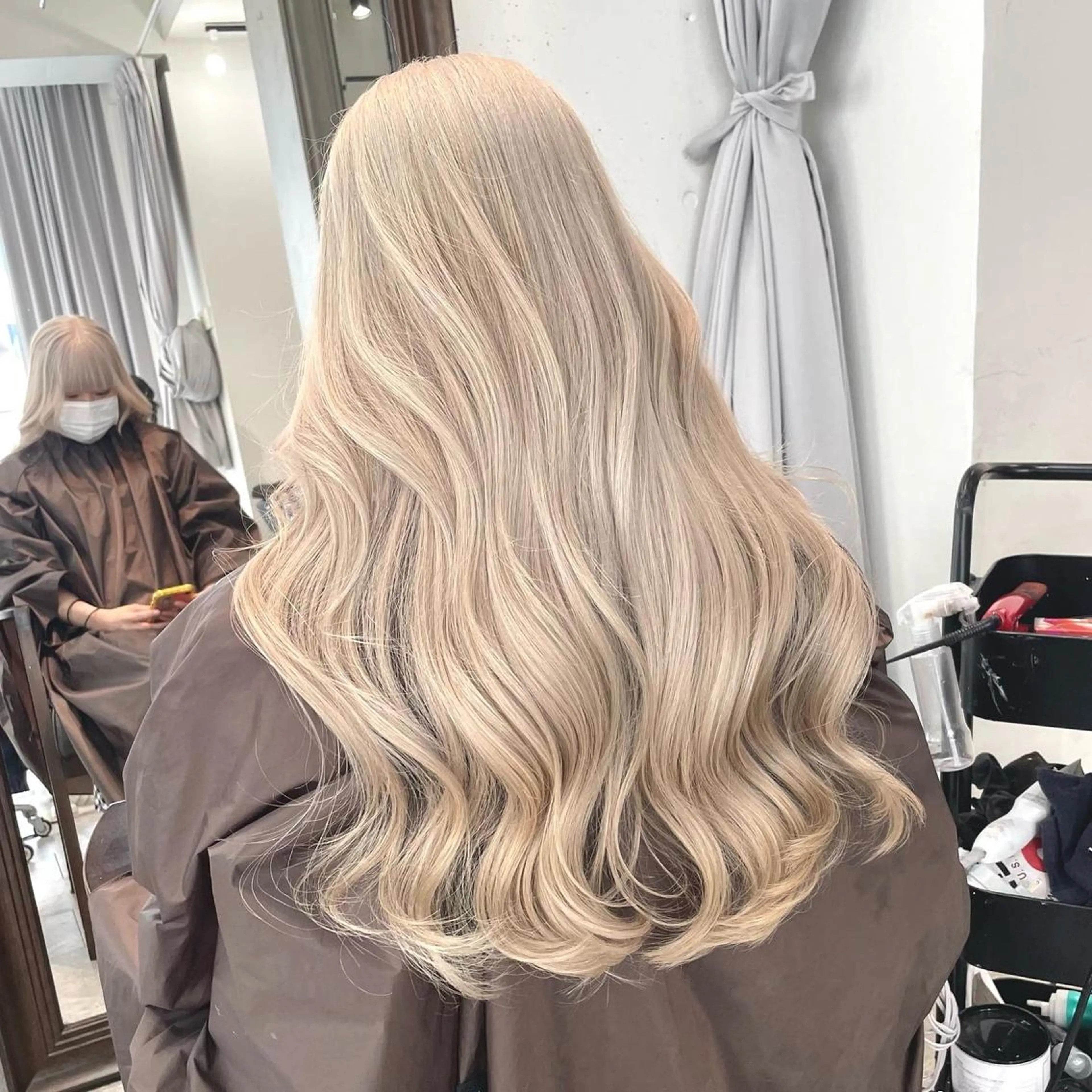 ロング カラー ヘアアレンジ ヘアカラー トリートメント ヘッドスパ ヘアセット 🧸ハイトーン🧸 ゆっきー🧸のヘアスタイル