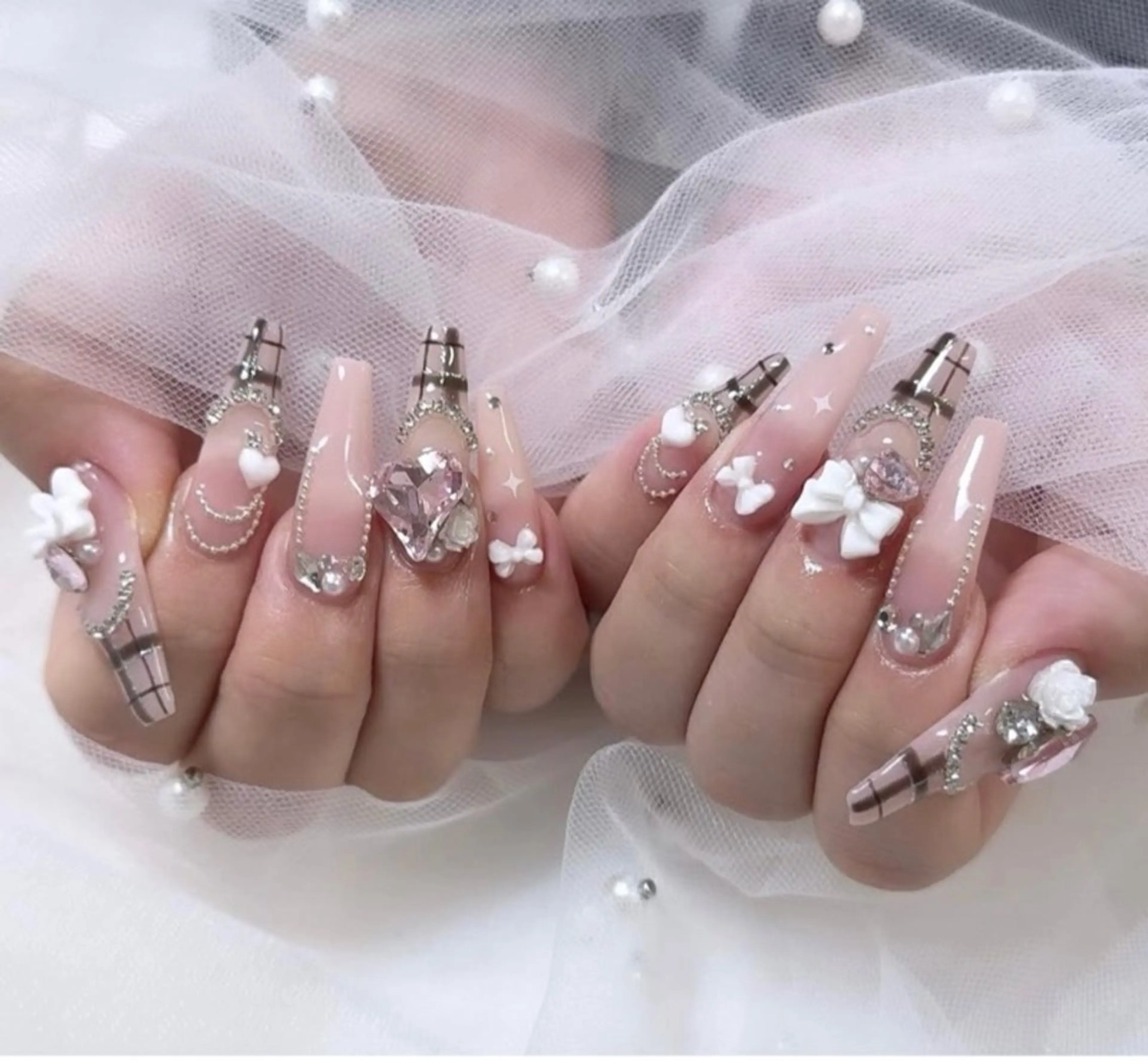 ネイル グラデーション キラキラネイル ワンカラーネイル 冬ネイル Jenn Nail Salonのネイルデザイン