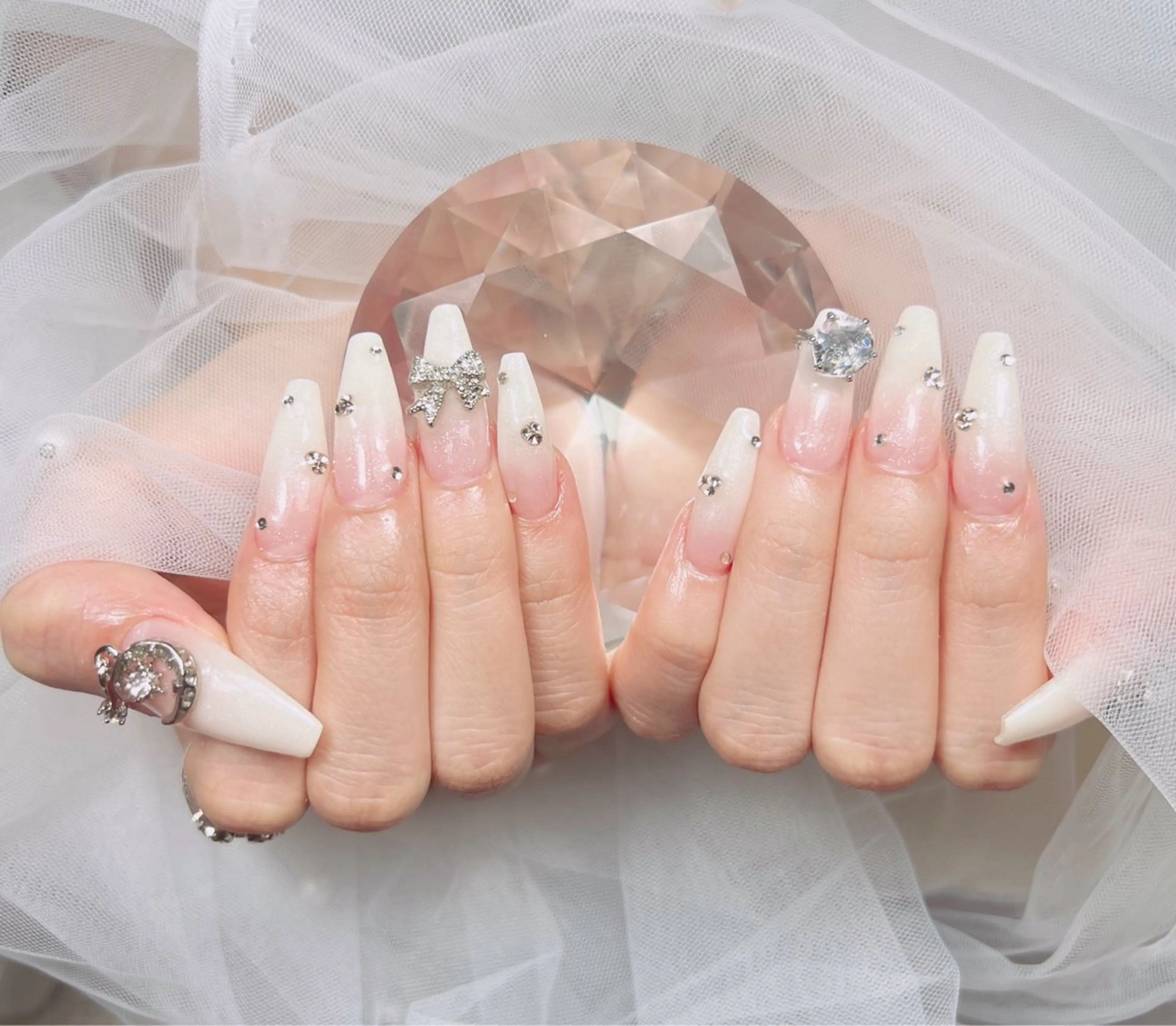 ネイル アートネイル オーロラネイル チークネイル 長さ出し フットネイル ハンドネイル フットネイル ハンドケア Noiranail_ studio川越西口のネイルデザイン