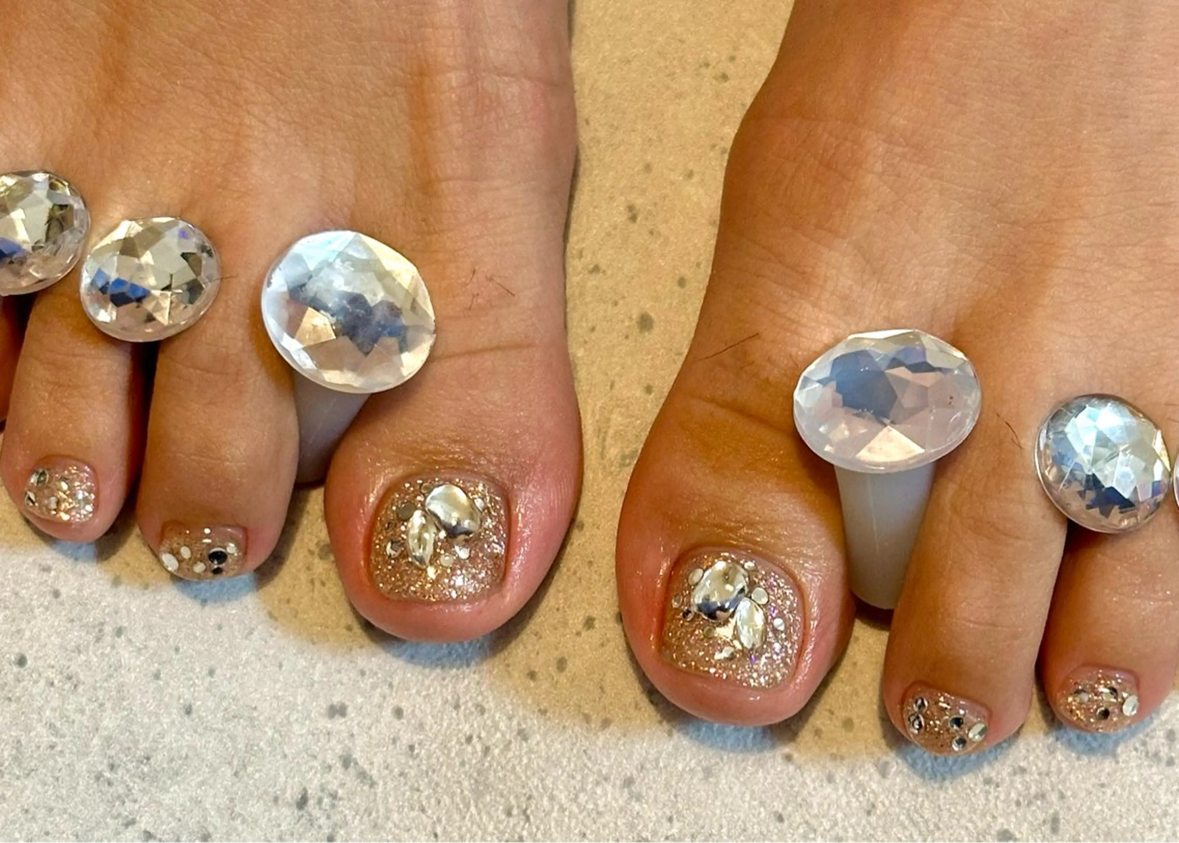 ネイル ラメ(グリッター) フットネイル GéRanium Harukaのネイルデザイン