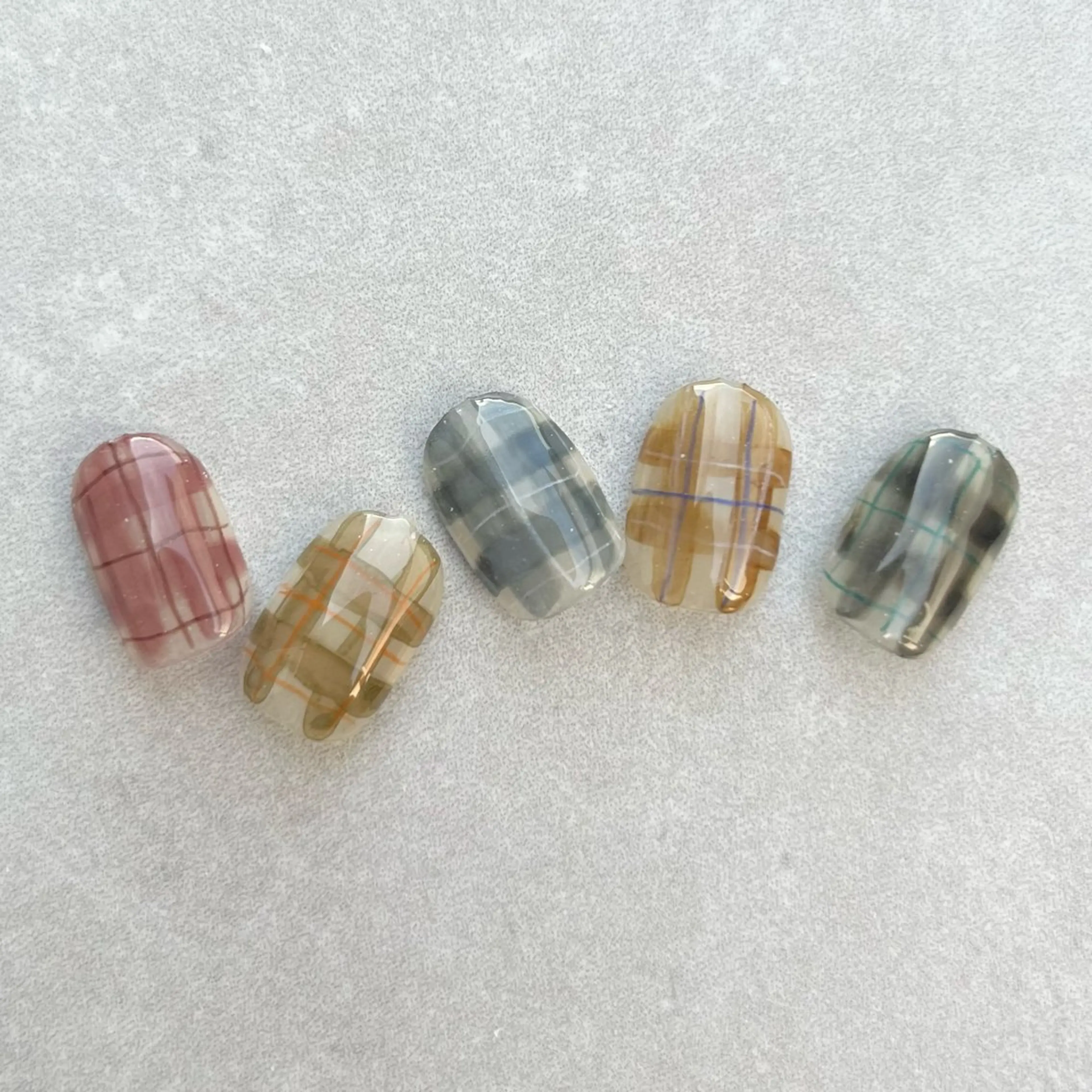 ネイル Ray. ちゅるん系ニュアンスのネイルデザイン