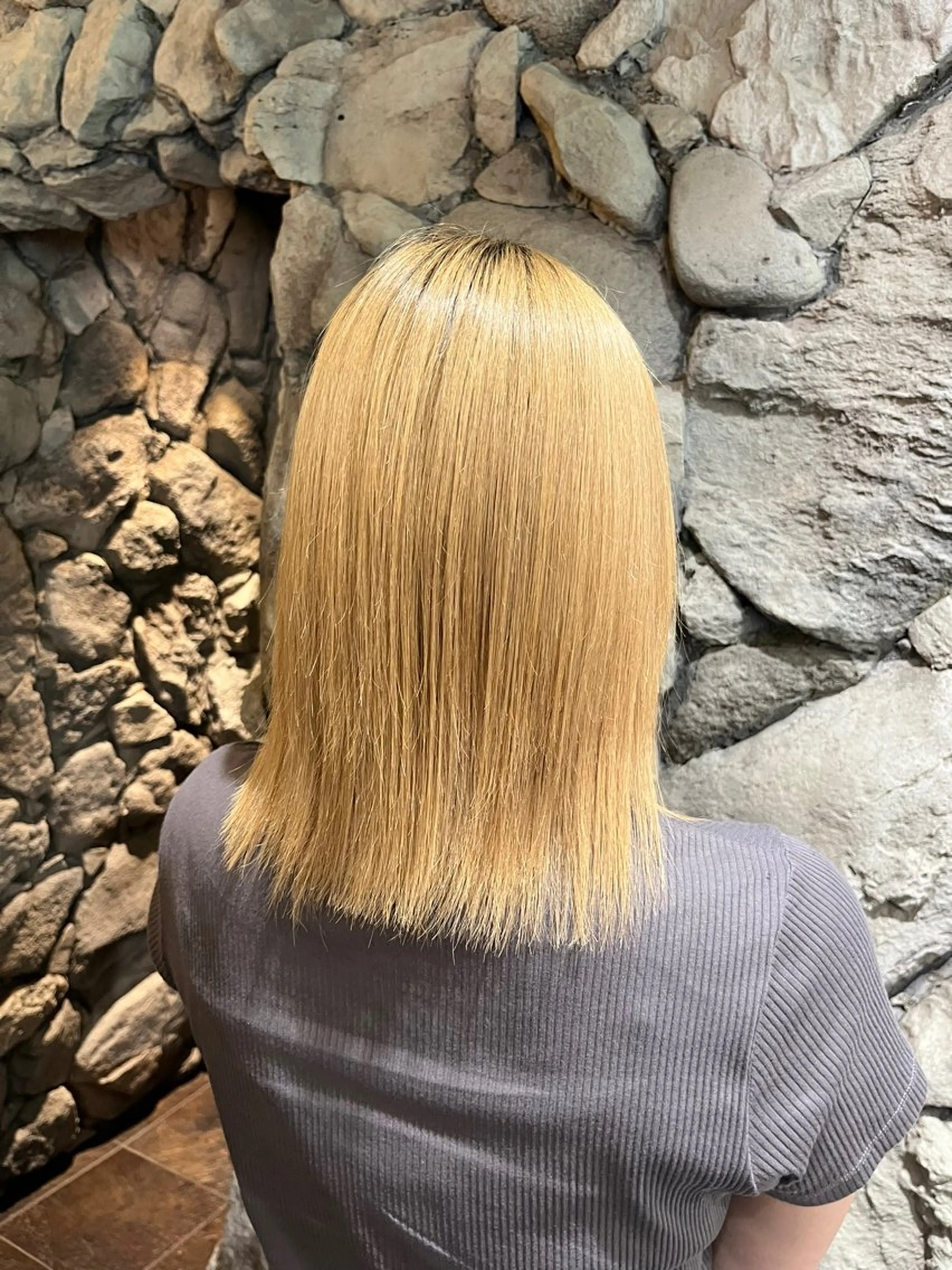 ミディアム 🦖Maho🦖 ブリーチカラーのヘアスタイル