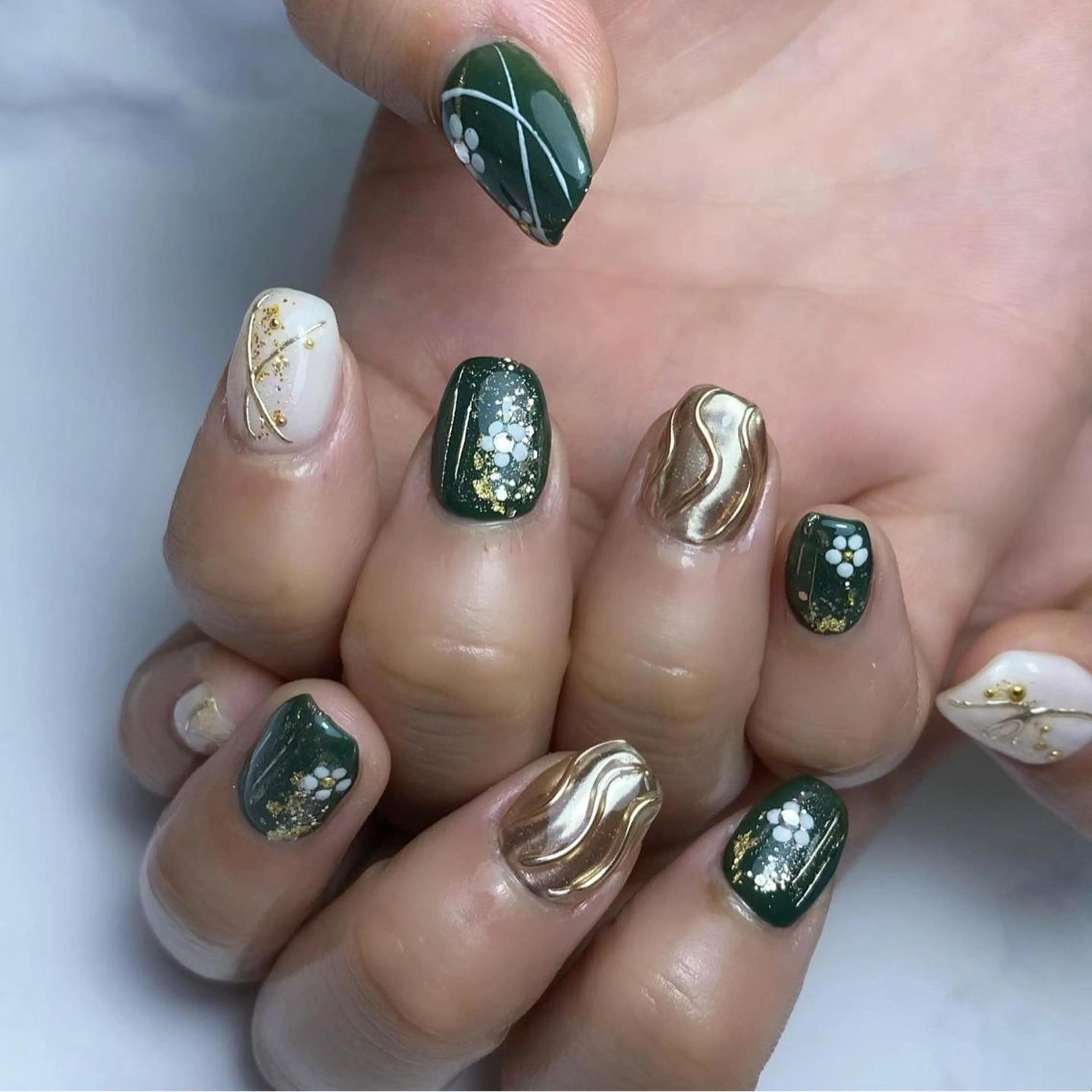ネイル 成人式 グリーン Nail ameria megu所属・ameria meguのネイルデザイン