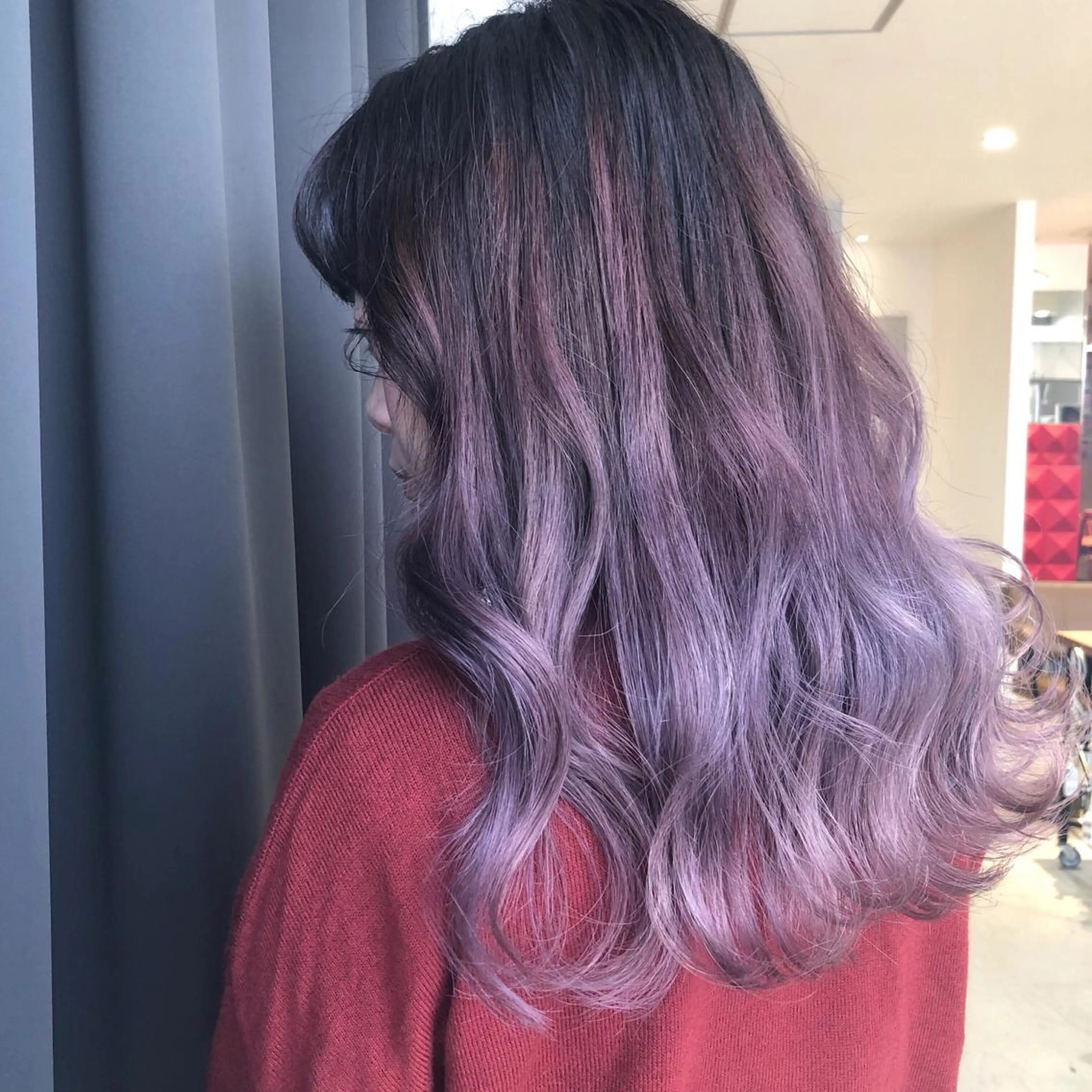 ロング カラー バレイヤージュ ピンクカラー ピンクパープル パープルカラー レイヤーカット ORIKA 美容室のヘアスタイル