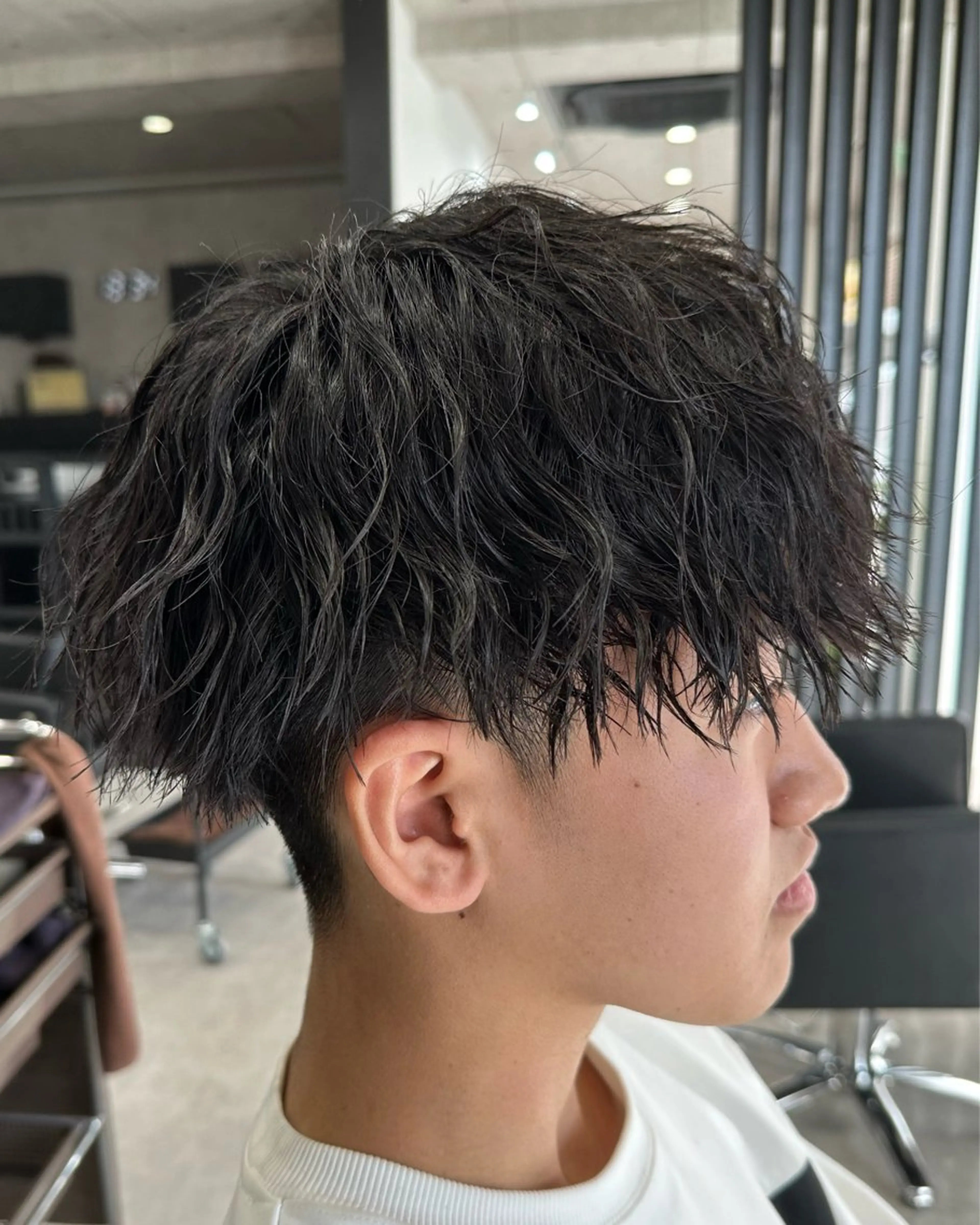 ショート パーマ メンズ メンズパーマ ツイストスパイラルパーマ 卒業式のヘアスタイル スパイラルパーマ ユウ🪄 パーマ指名No1のヘアスタイル