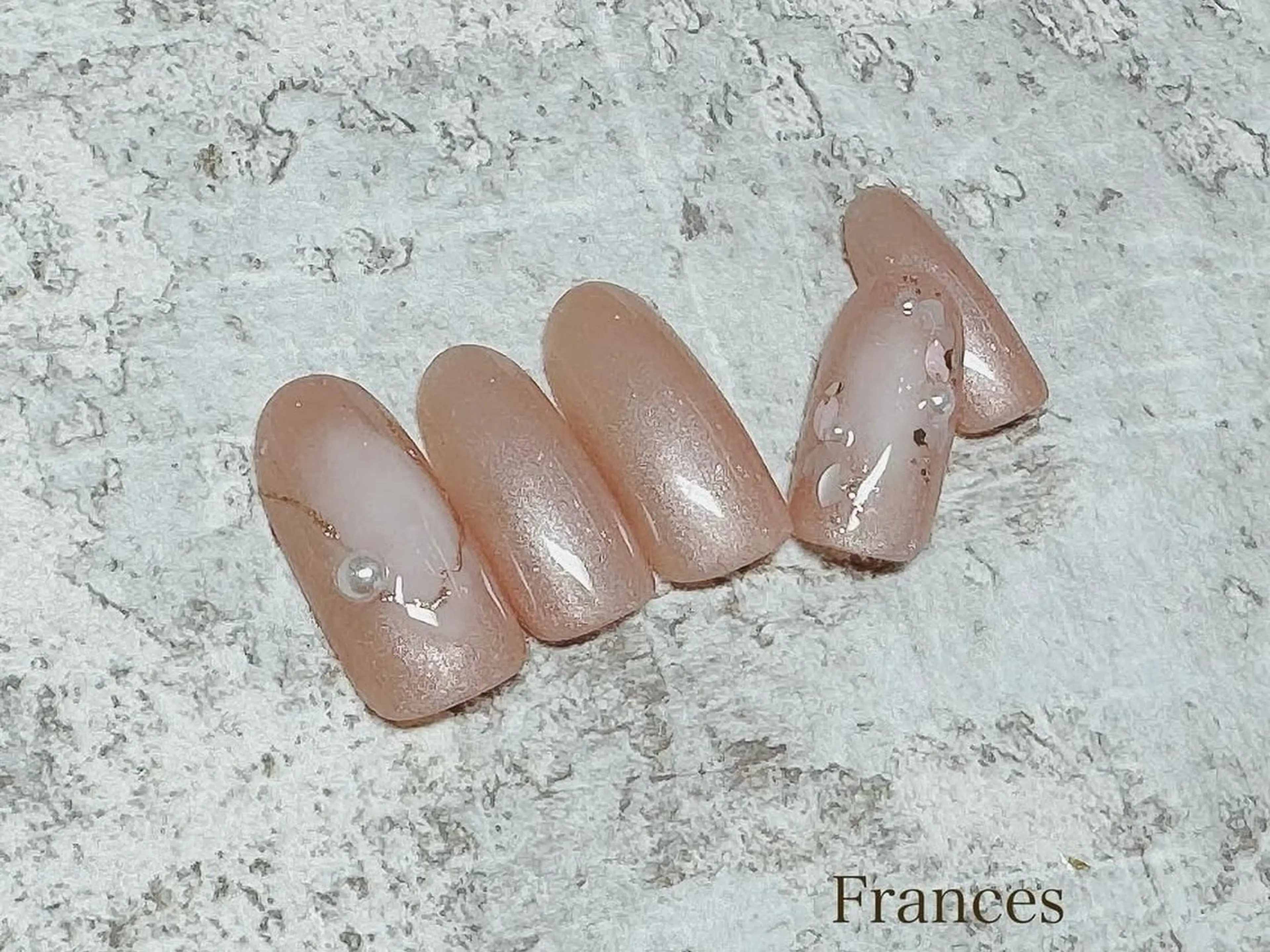 ネイル チークネイル ホワイト ハンドネイル Frances 今村のネイルデザイン