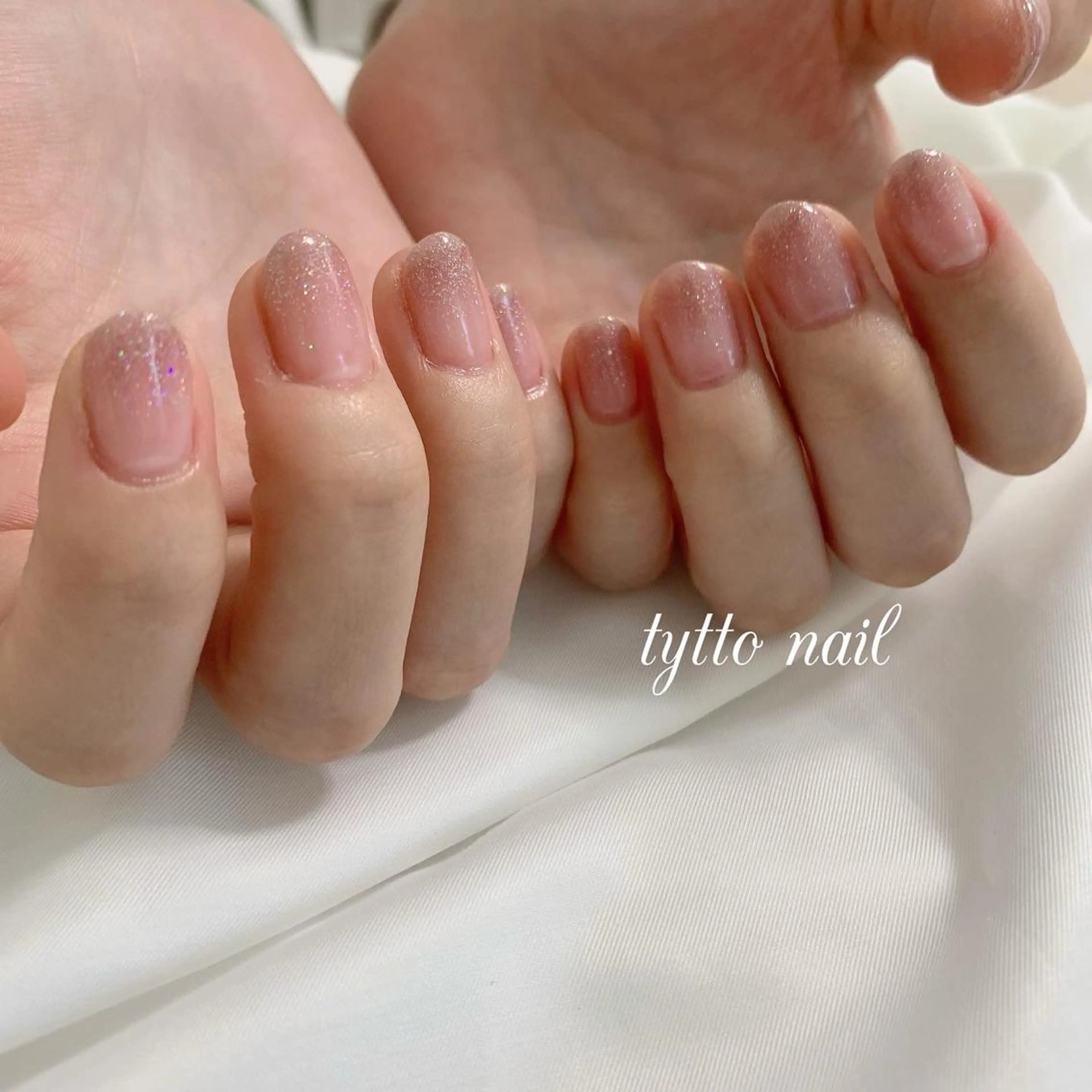 ネイル グラデーション ラメ(グリッター) ラメグラデーション オフィスネイル シンプルネイル ハンドネイル tytto nail ❤︎‪‪eri‪‪のネイルデザイン