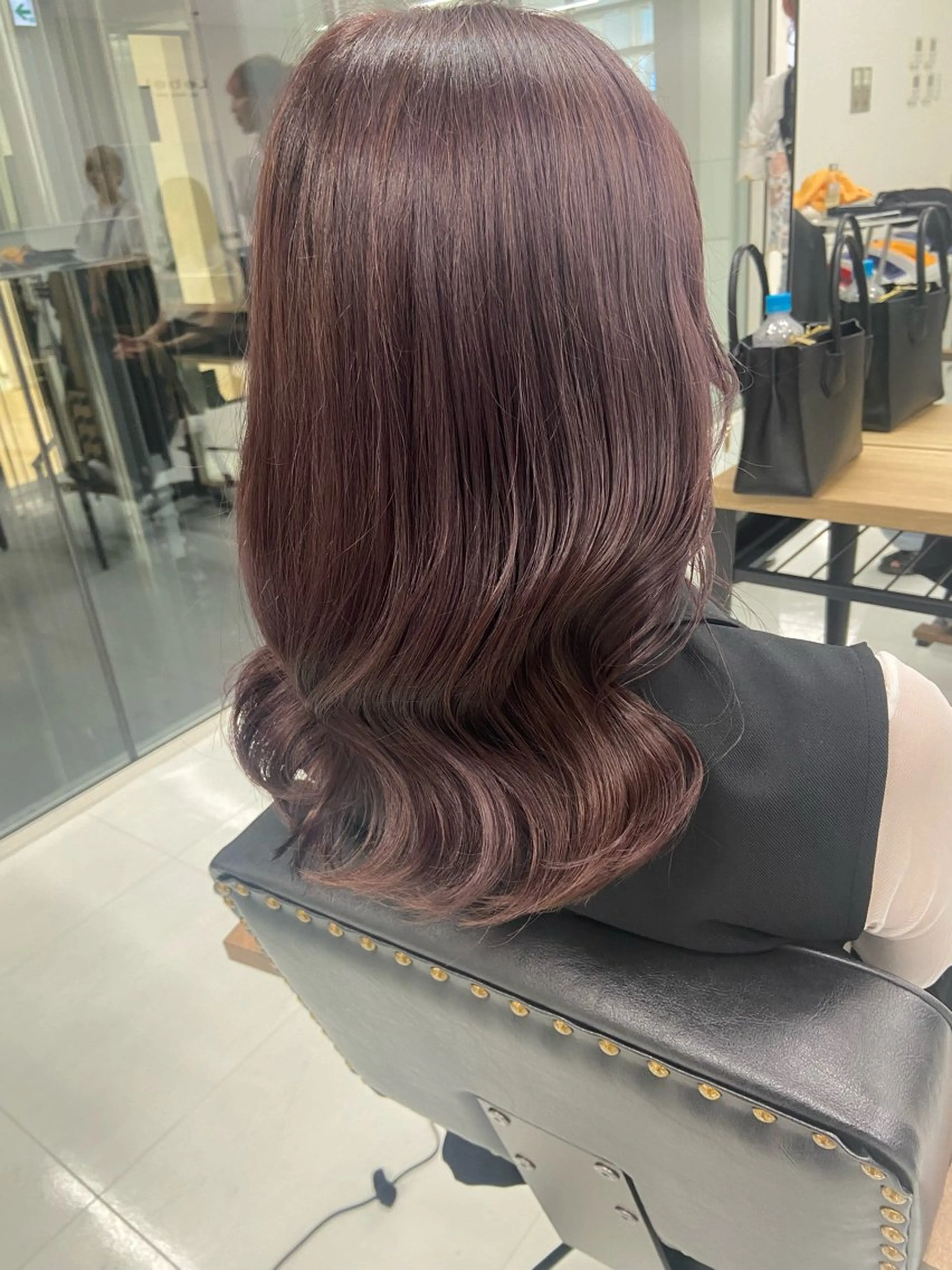 カラー ブリーチ ピンクカラー バイオレットカラー こうみょう れいなのヘアスタイル