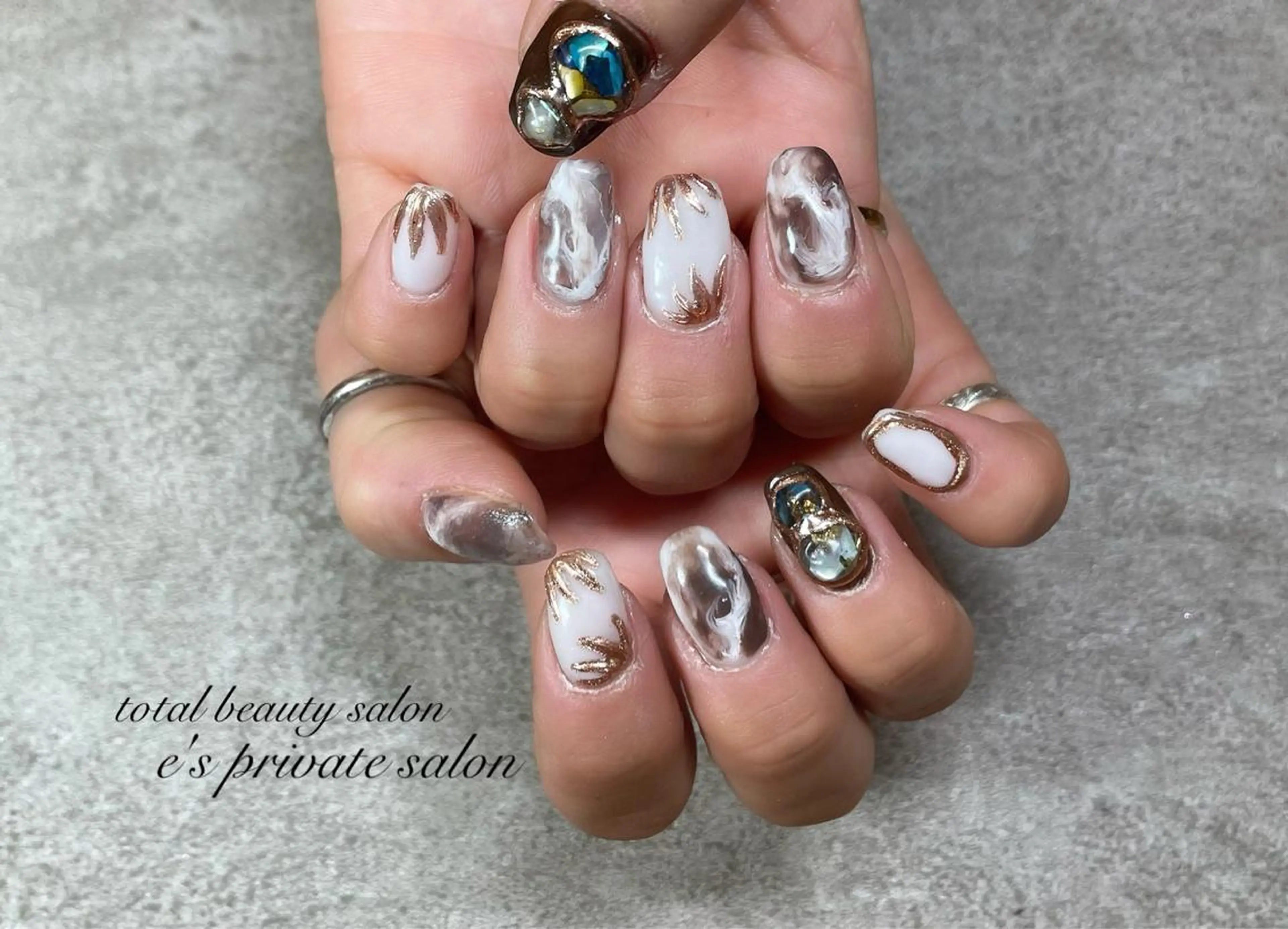 ネイル LAVISH nail salonのネイルデザイン