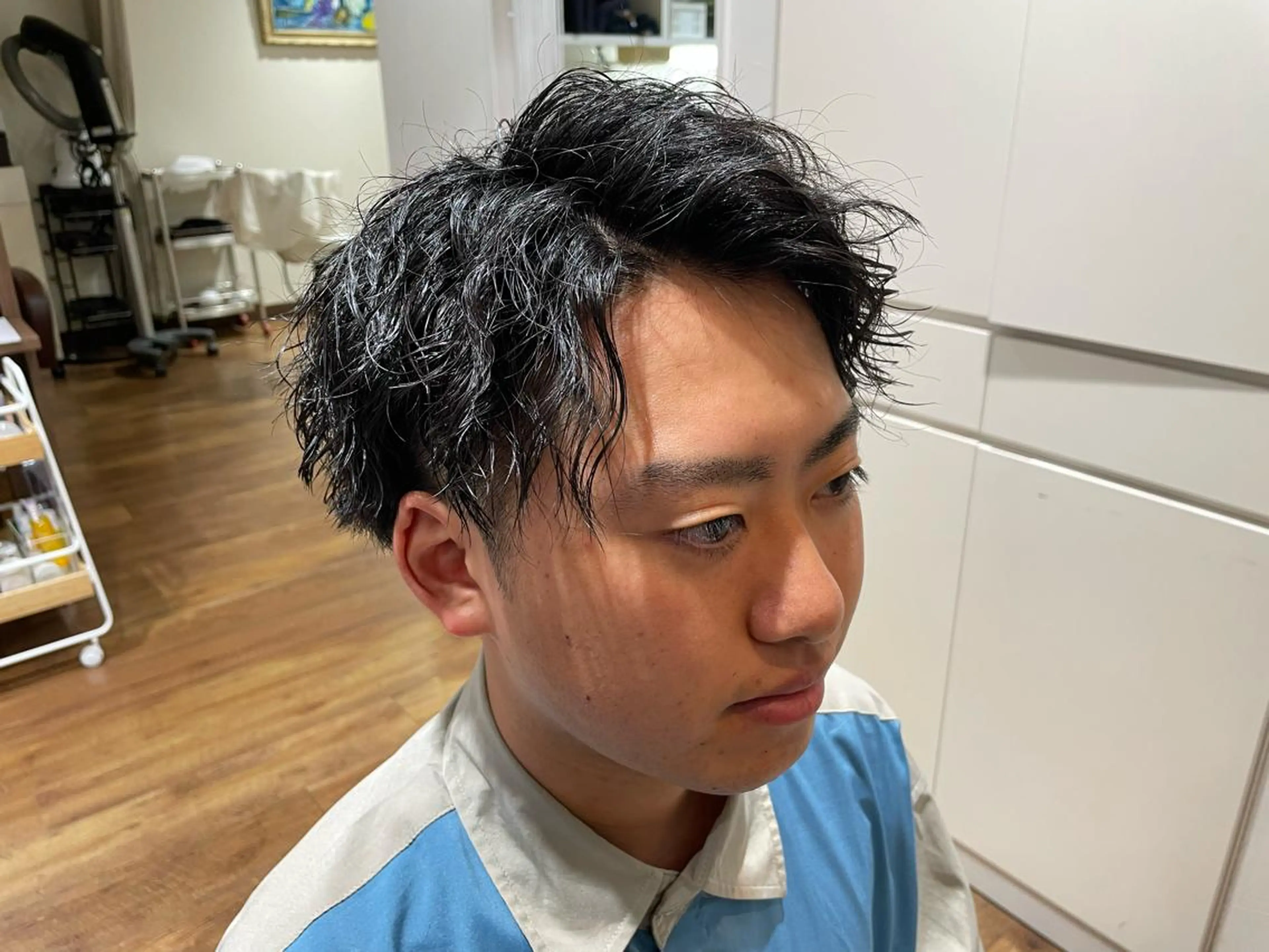 パーマ メンズ 絹村 健人のヘアスタイル