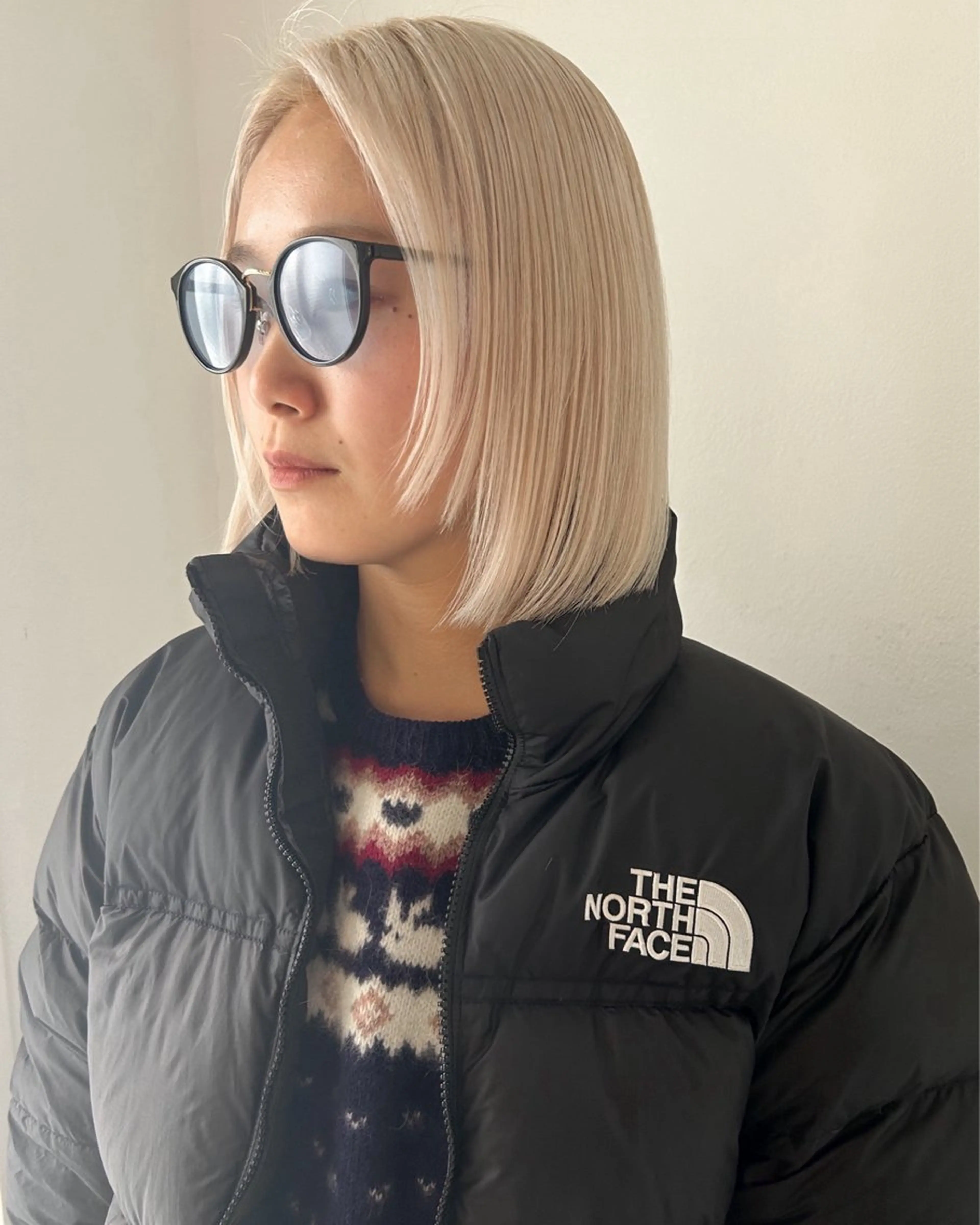 ショート カラー ブリーチ ブロンド ケアブリーチ カット ヘアカラー トリートメント Loom.所属・村上雅人 ナチュラルモードのヘアスタイル