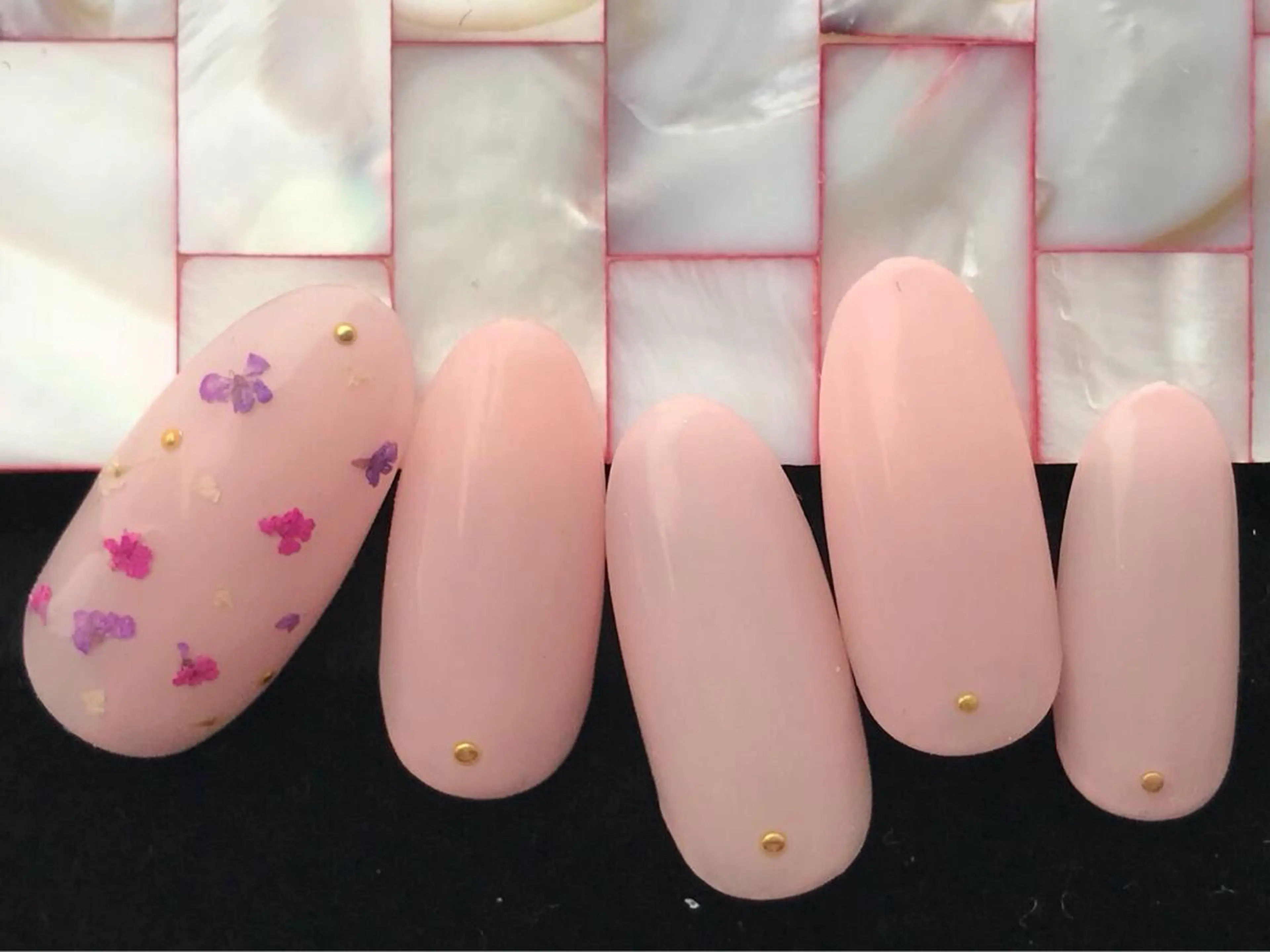 ネイル ストーンネイル Verest 西荻窪のネイルデザイン