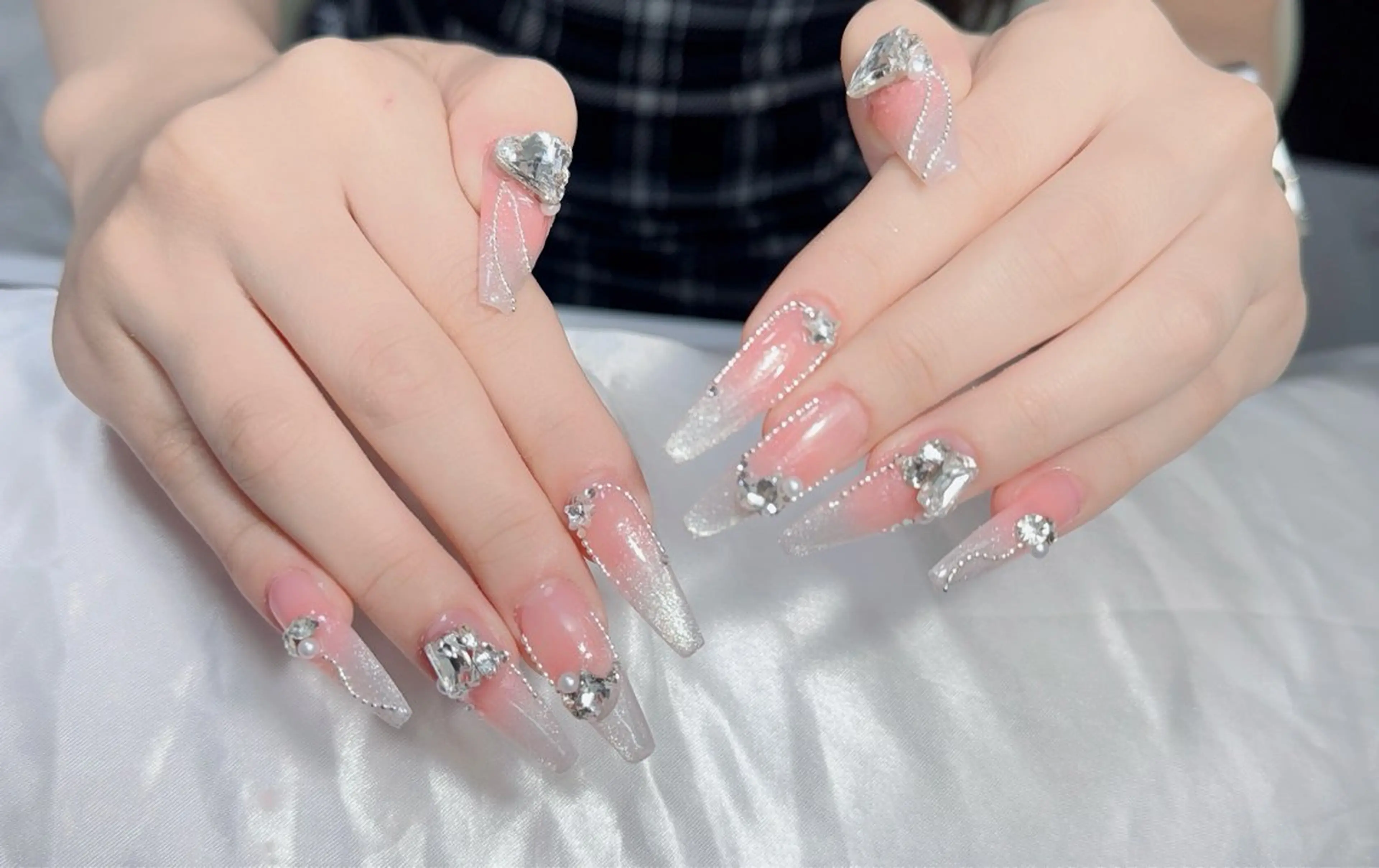 ネイル アートネイル 長さ出し 韓国ネイル マグネットネイル 持ち込み ハンドネイル Lenie Nail Salonのネイルデザイン