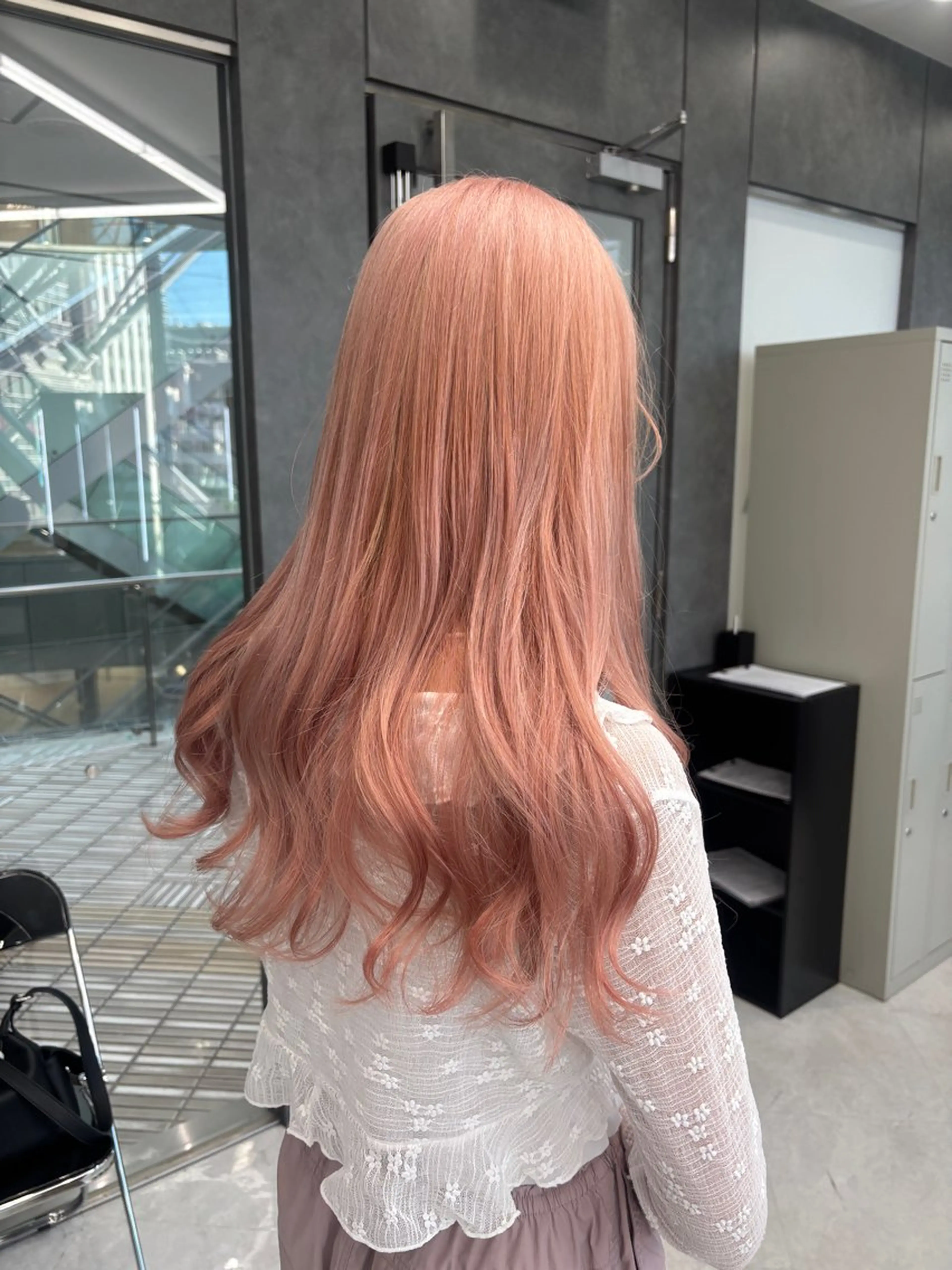 ロング カラー ヘアアレンジ カット ヘアカラー トリートメント ヘッドスパ ミルクティー/ピンク カラー/ みう🎀のヘアスタイル