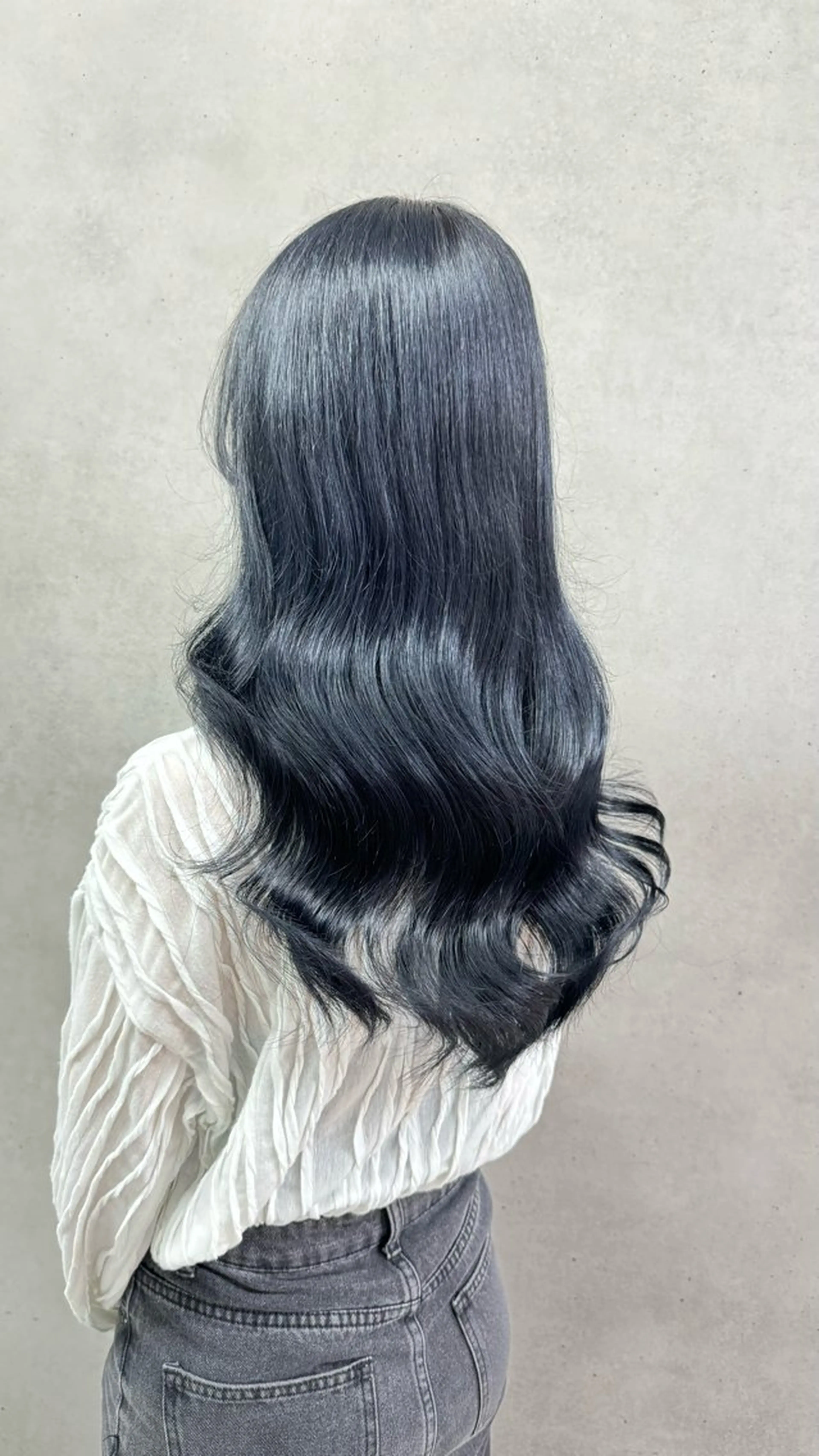 カラー 🇰🇷韓国風ハイ トーンKANA🖤のヘアスタイル