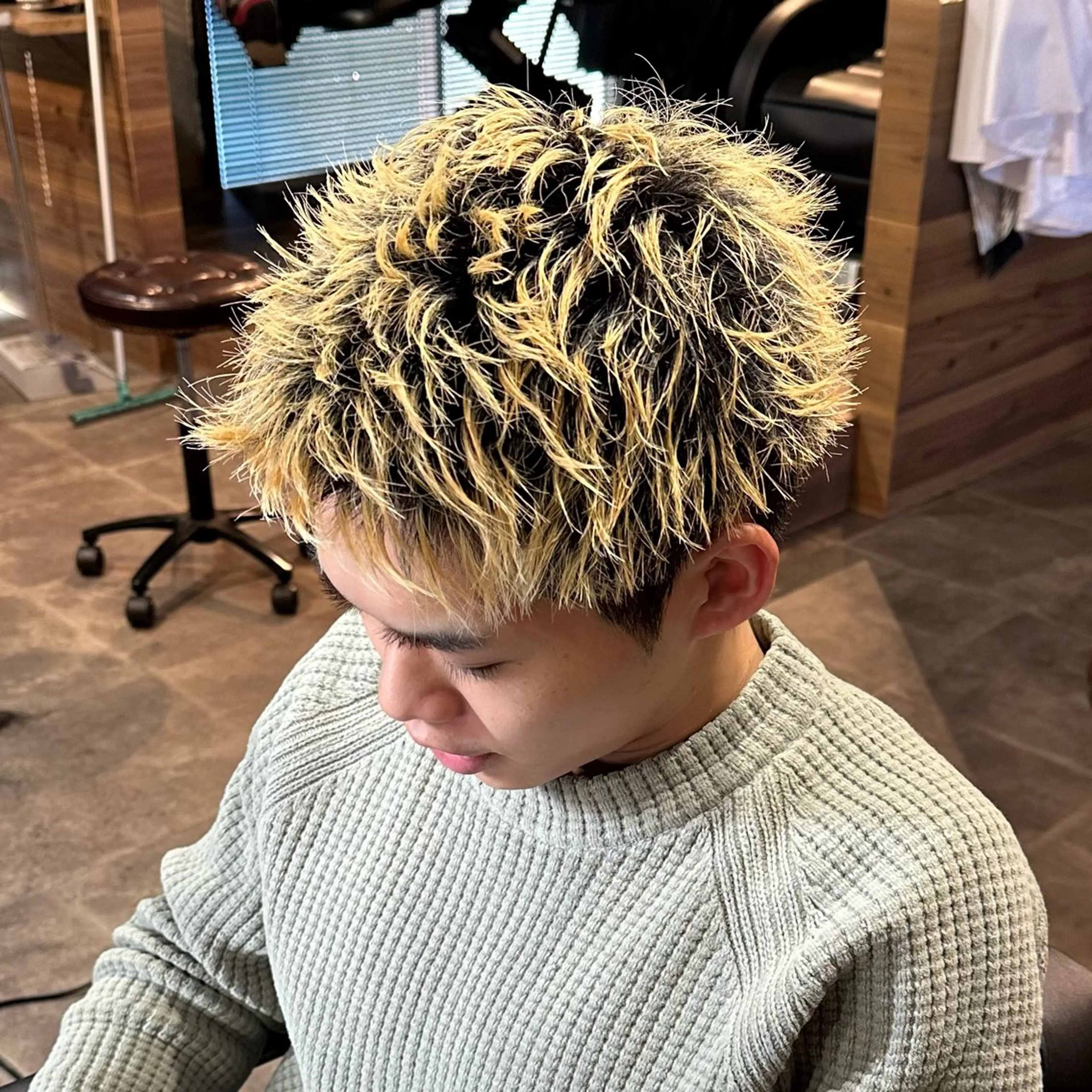 ショート カラー カット 苗村 阿旺のヘアスタイル