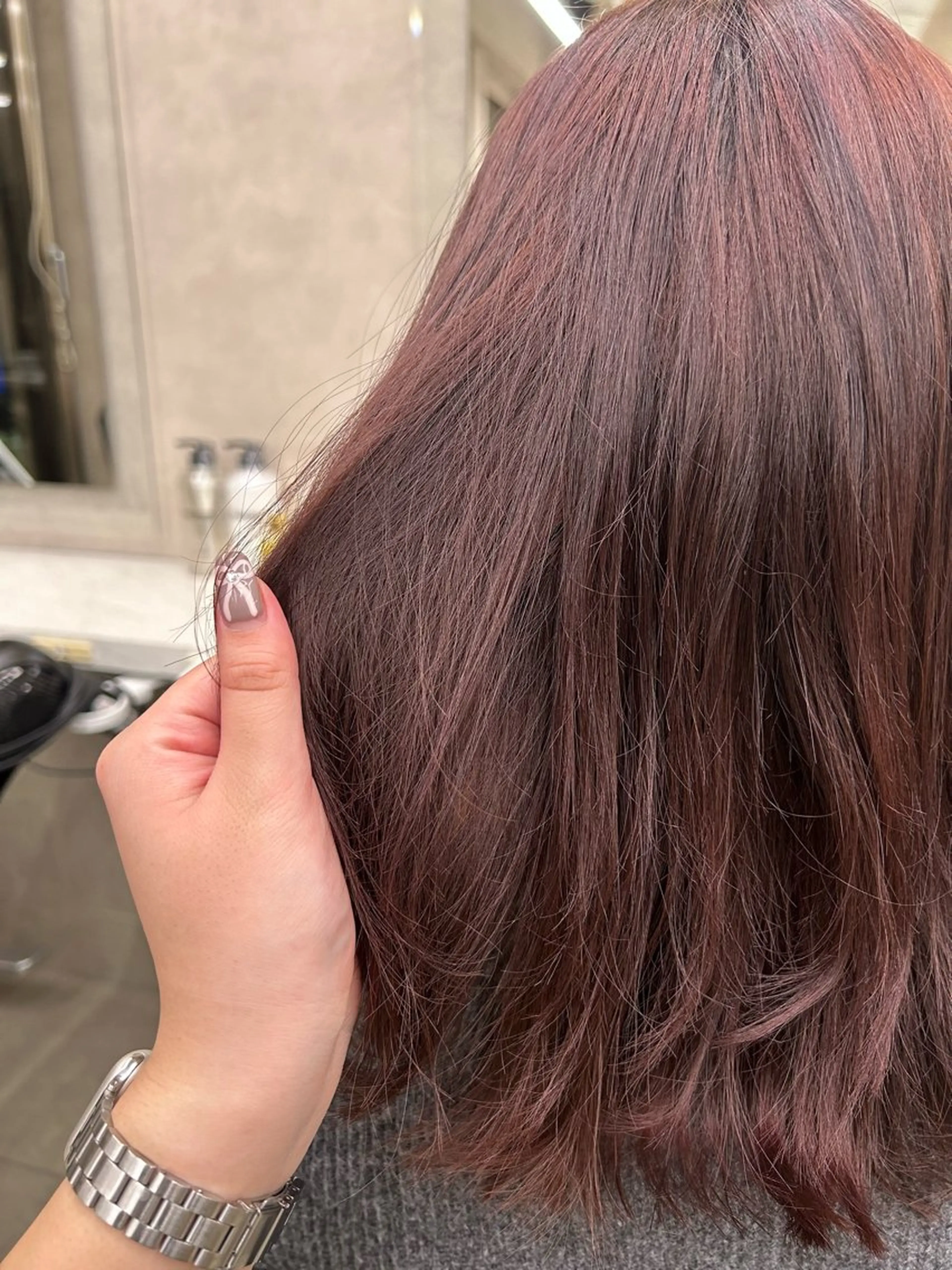 カラー ヘアカラー 透明感ベージュ🤎 ナチュラルレイヤーのヘアスタイル