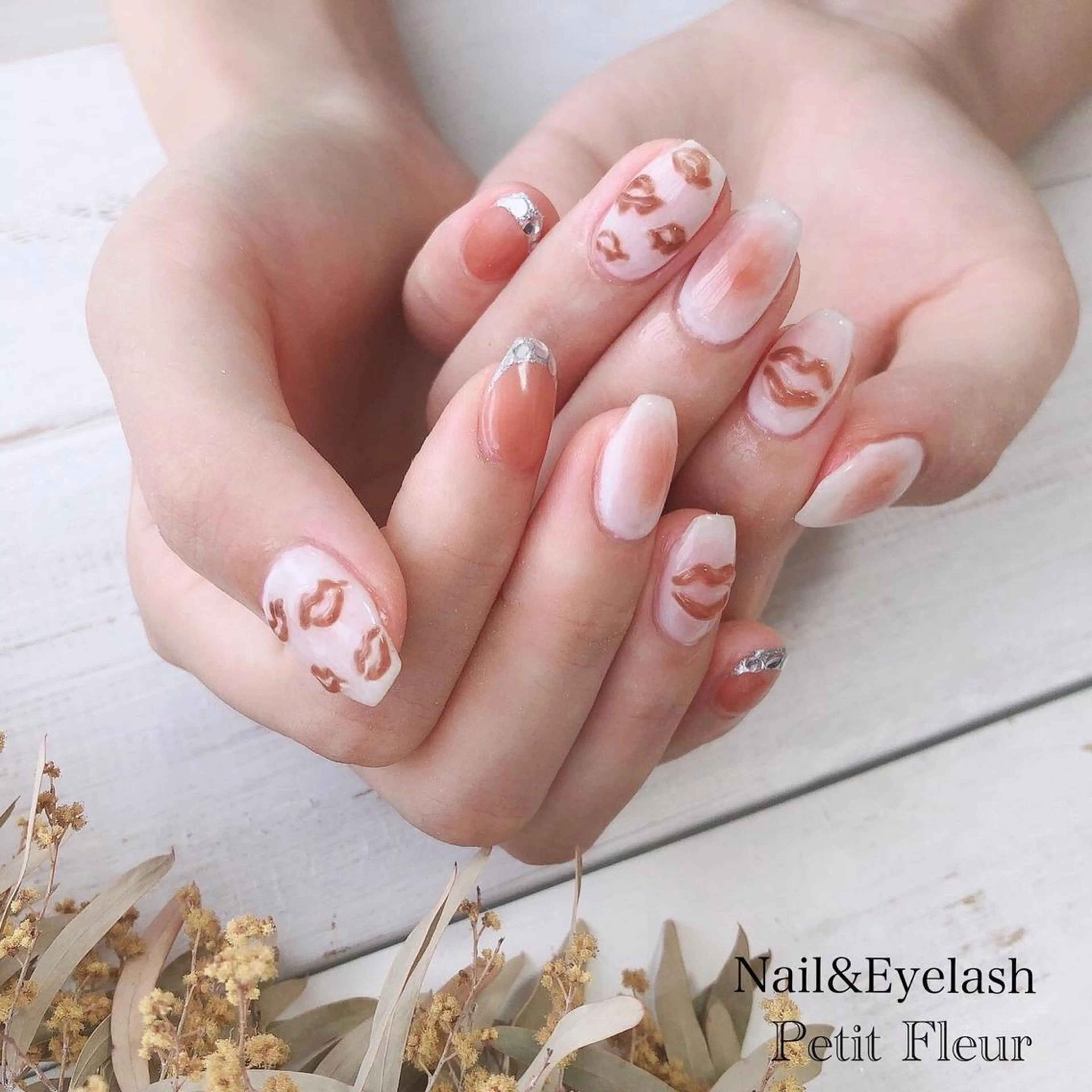 ネイル Petit Fleur所属・青柳 亜梨奈のマツエク・マツパデザイン